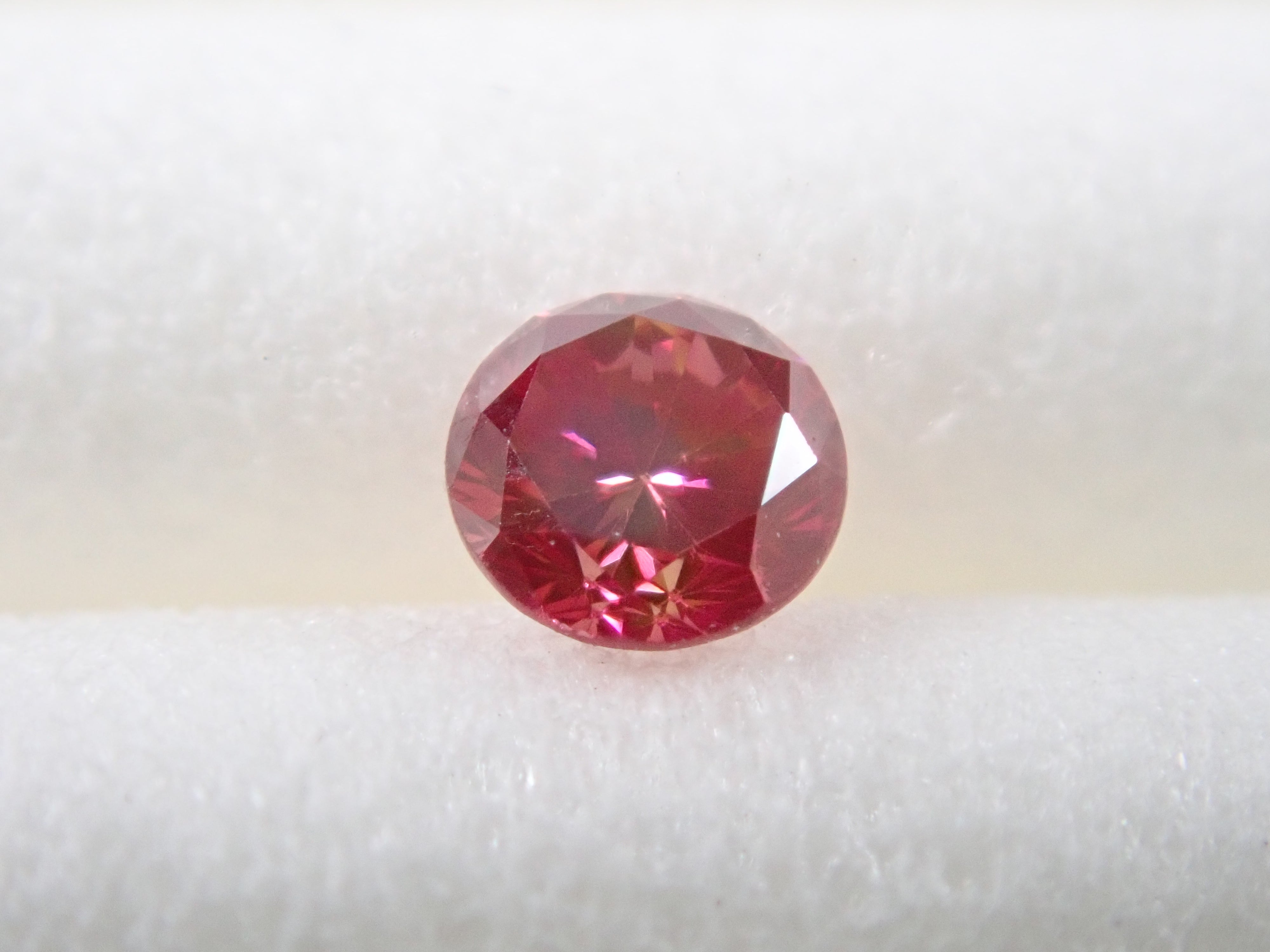 【32501459掲載】レッドダイヤモンド(トリートメント) 0.070ctルース(FANCY PURPLISH RED, VS1)