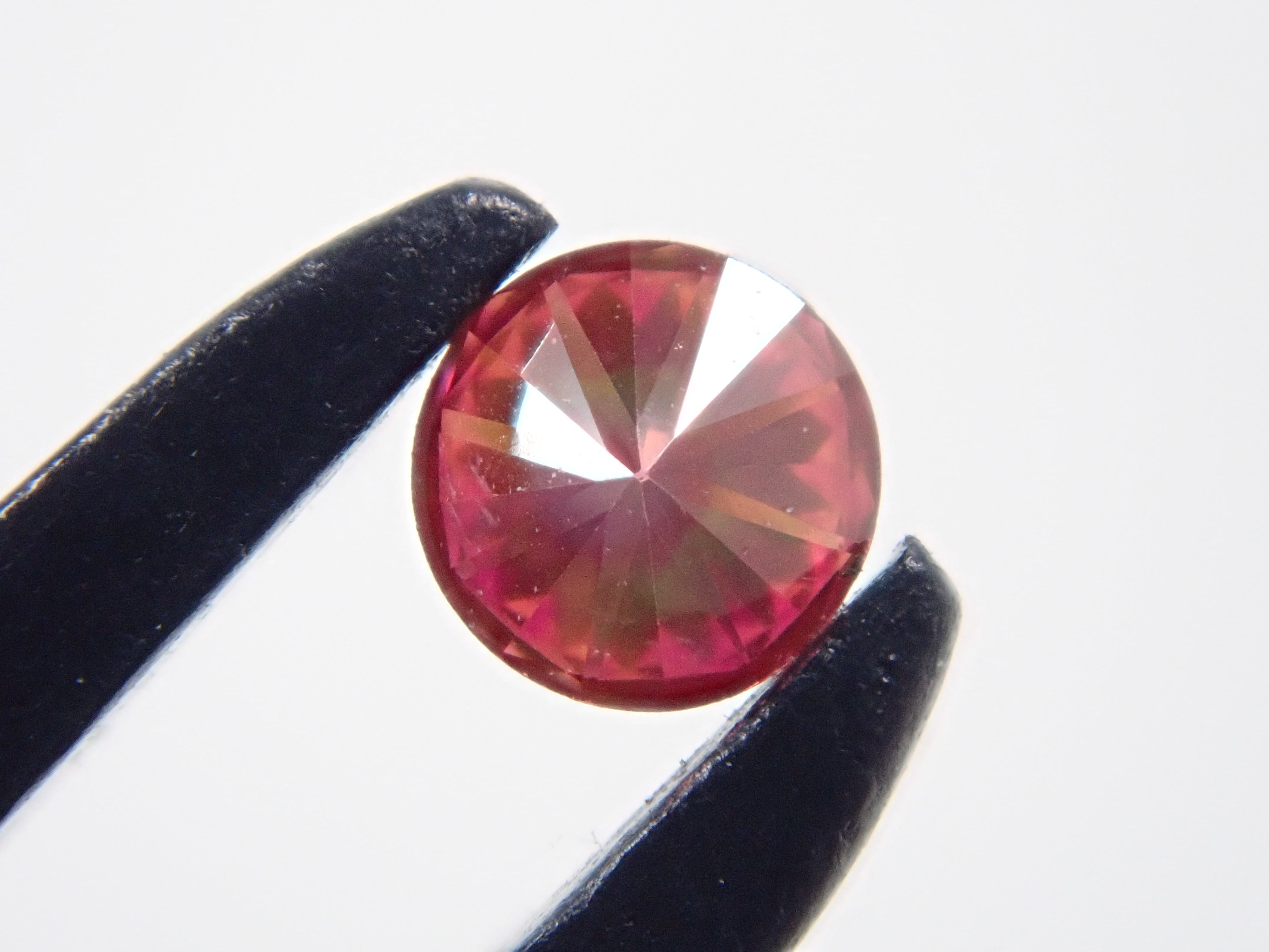 【32501459掲載】レッドダイヤモンド(トリートメント) 0.070ctルース(FANCY PURPLISH RED, VS1)