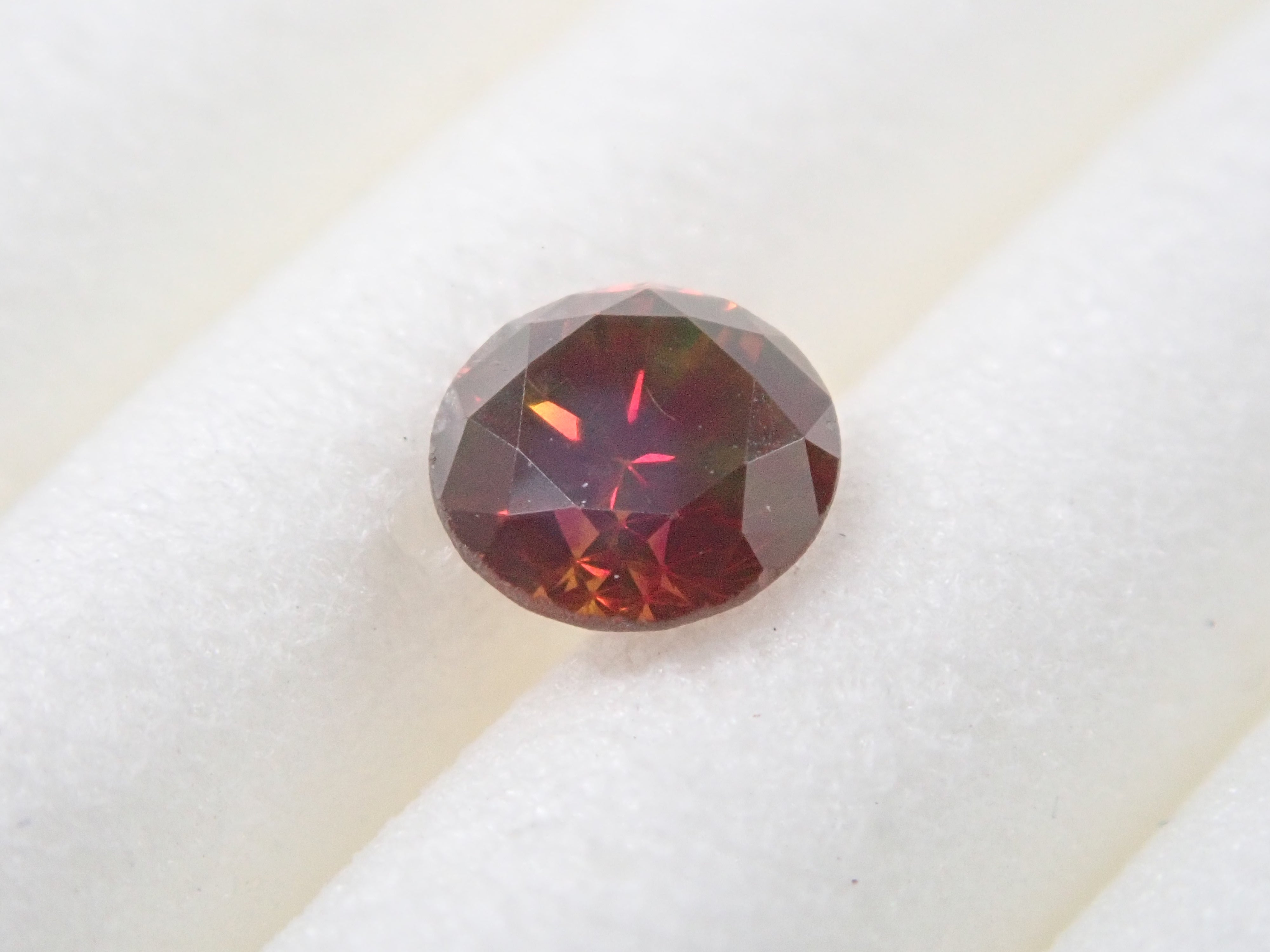 【11/9 22時販売】レッドブラウンダイヤモンド(トリートメント) 3.4mm/0.169ctルース(FANCY RED BROWN, VS2)