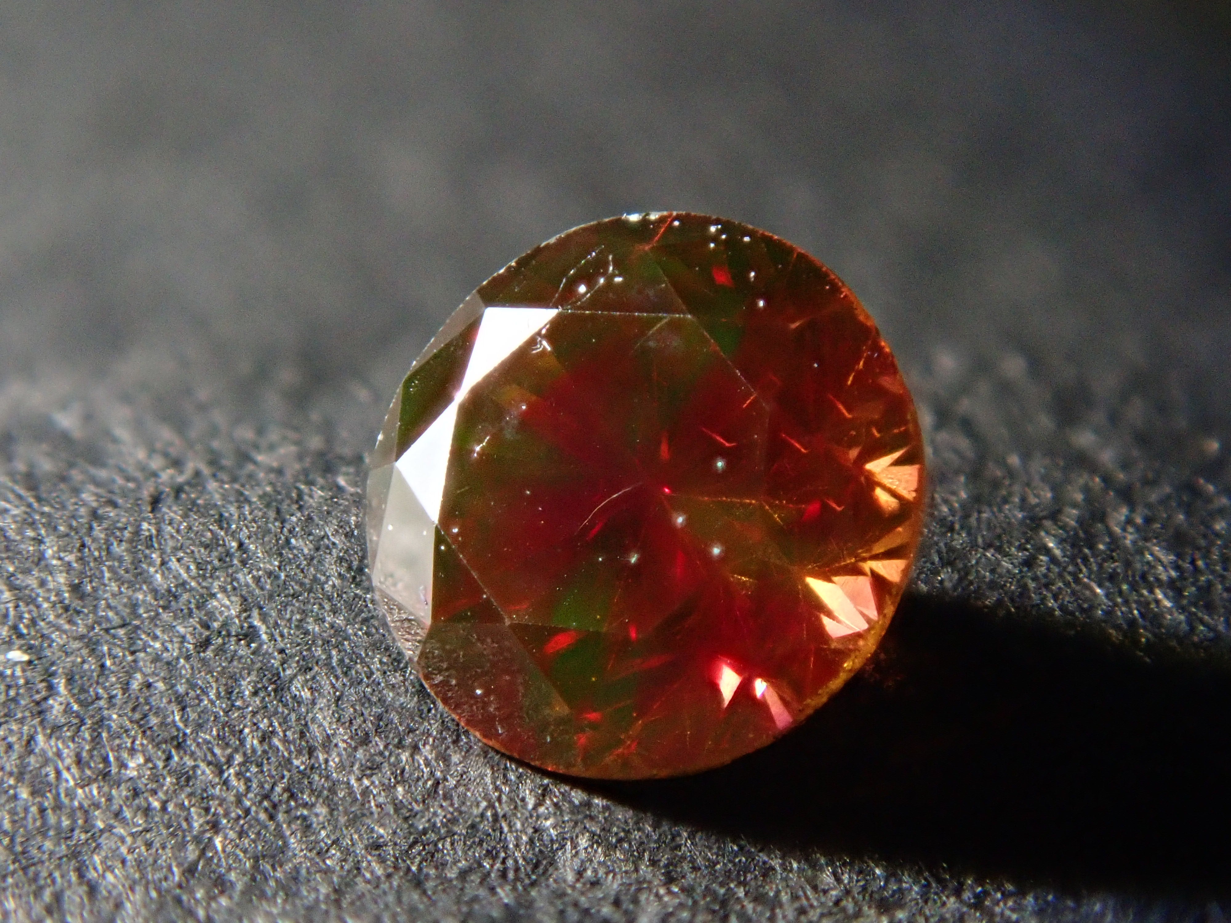 【11/9 22時販売】レッドブラウンダイヤモンド(トリートメント) 3.4mm/0.169ctルース(FANCY RED BROWN, VS2)