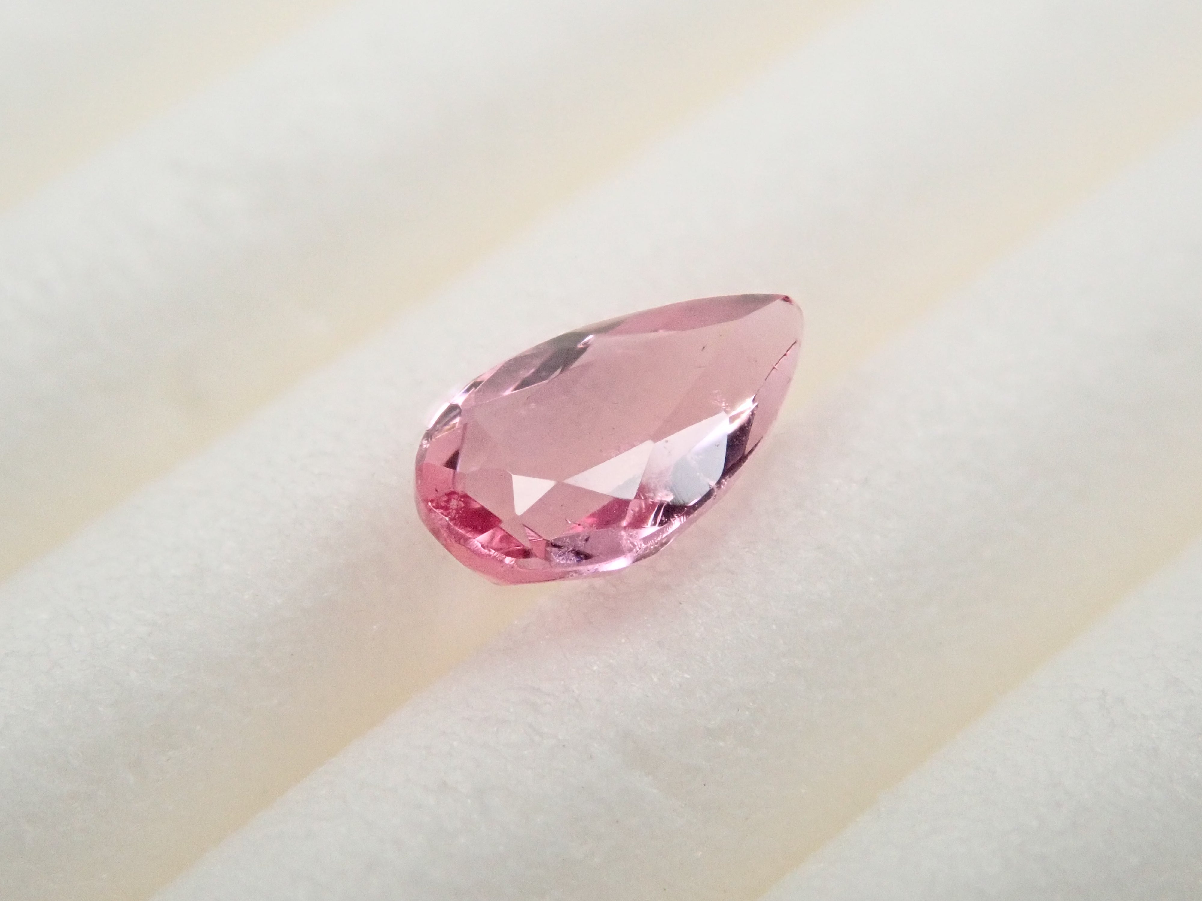 ブラジル産非加熱ピンクインペリアルトパーズ(シェリーピンク) 0.240ctルース