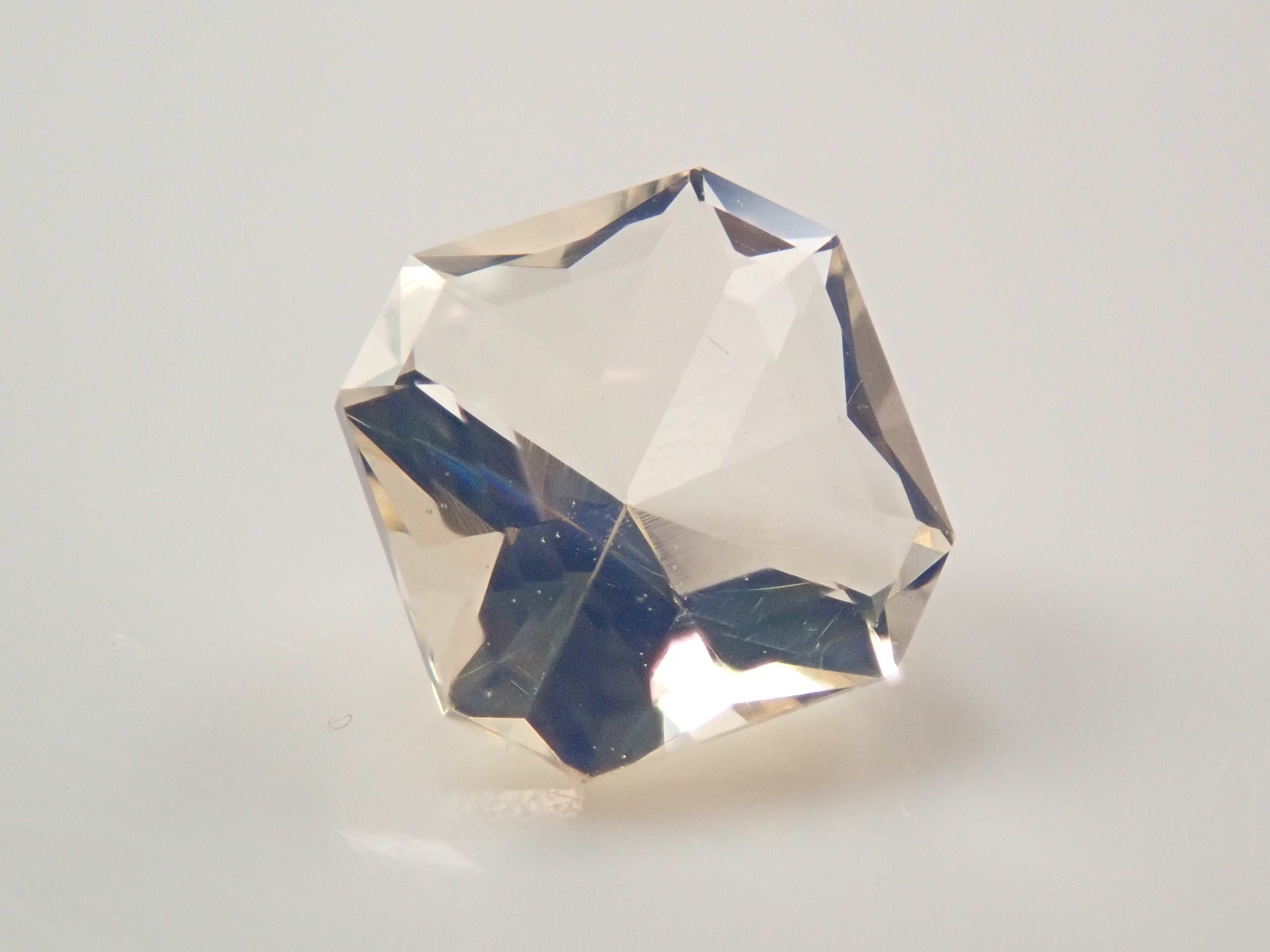メキシコ産オパール(ファセットカット) 0.496ctルース