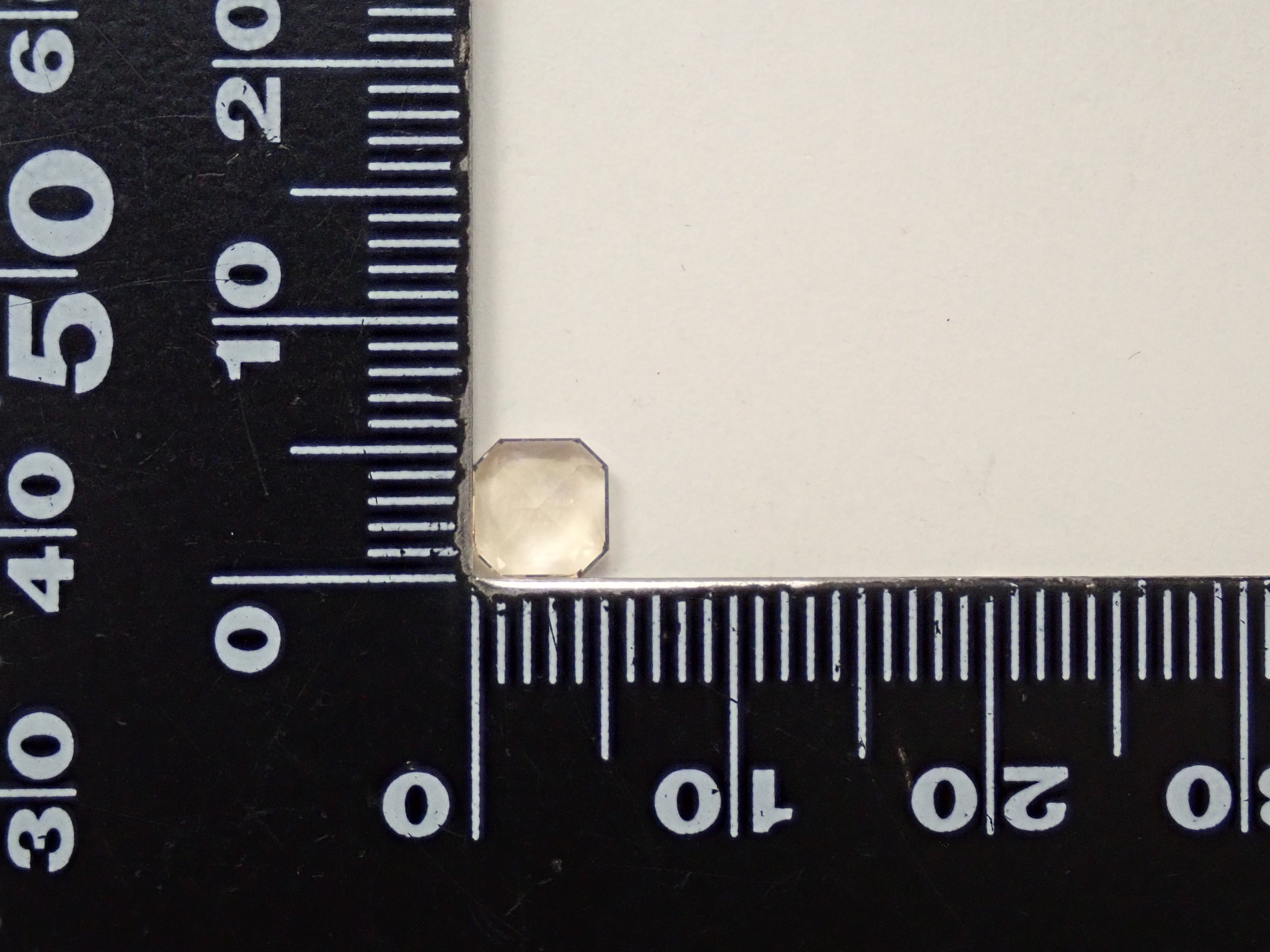 メキシコ産オパール(ファセットカット) 0.496ctルース