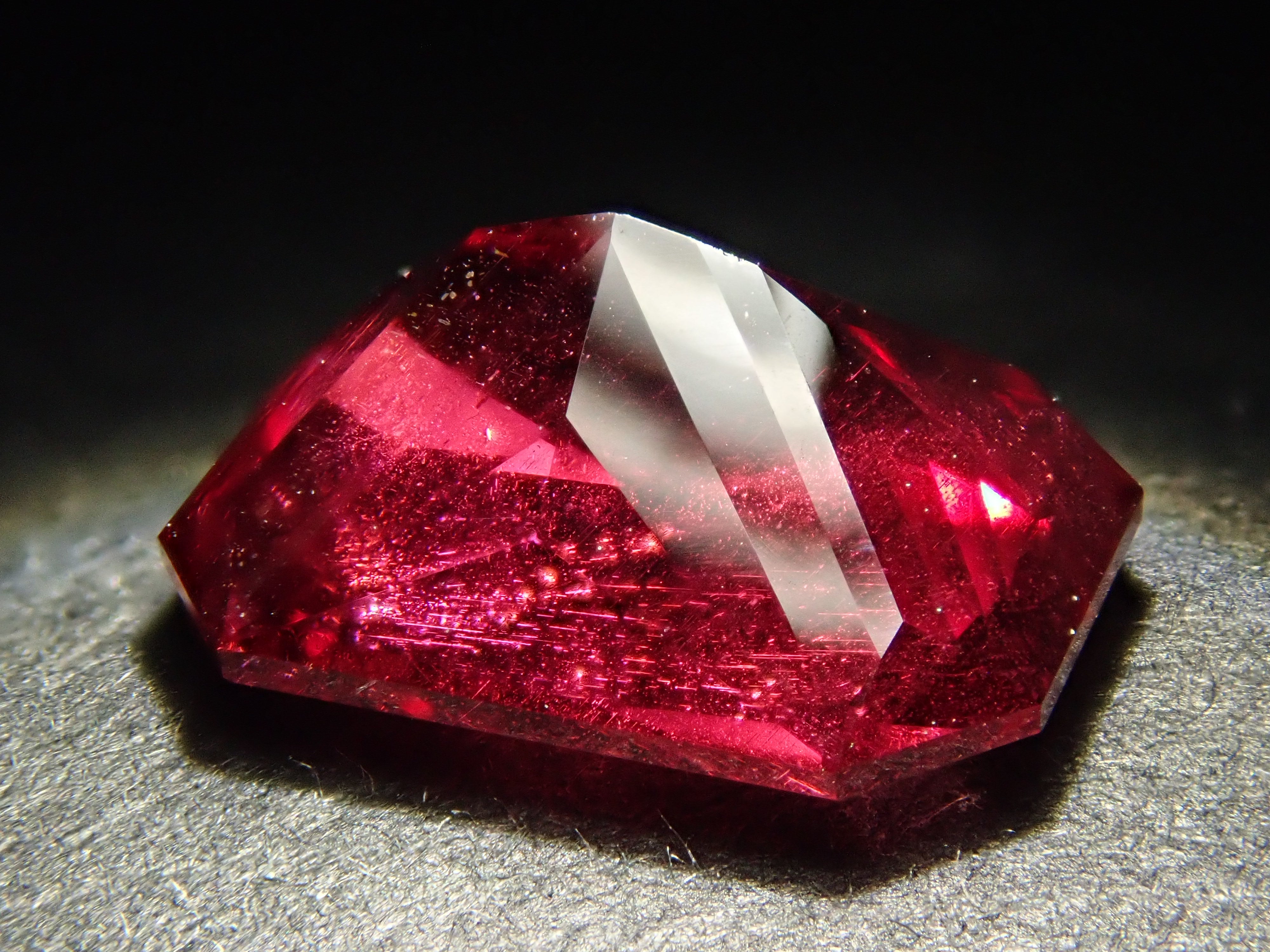 パイロープアルマンディンガーネット 2.514ctルース