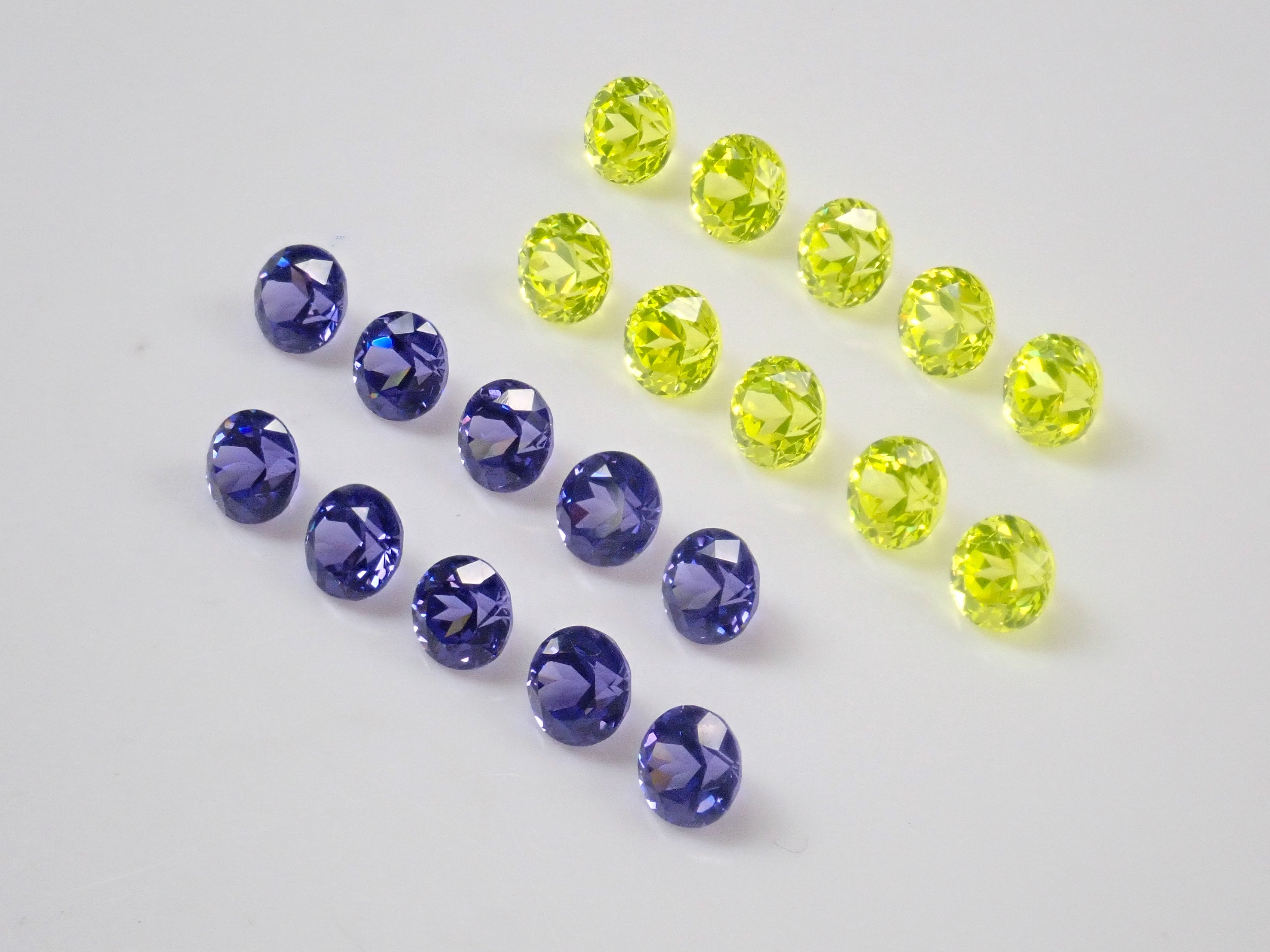 《10石限定》YAG(イットリウムアルミニウムガーネット)2石セット(カナリーイエロー&ネオンパープル,4mm)《複数購入割引有》