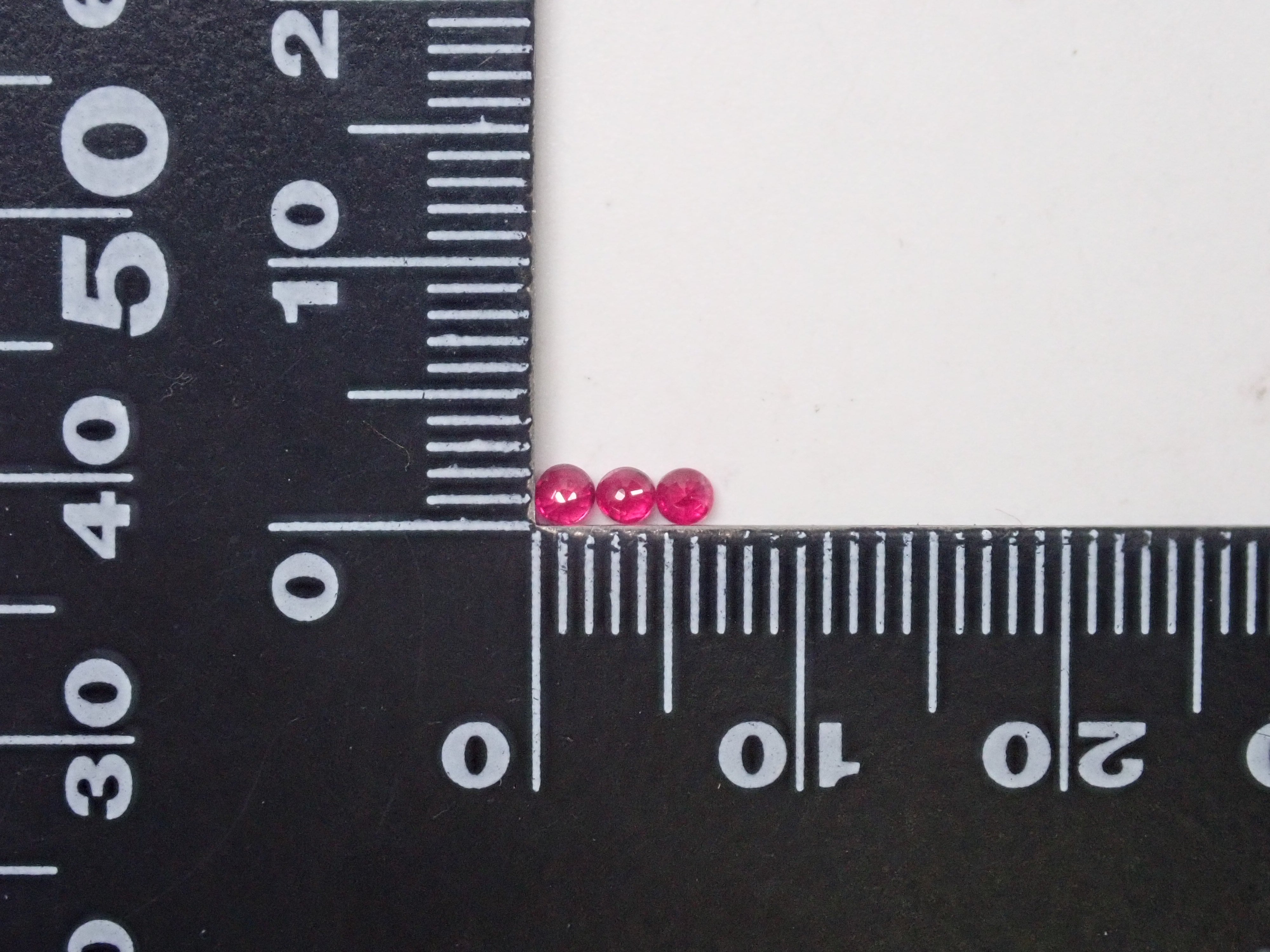 【宝石商の道具】ブラックライト・ルース3点(ルビー・レッドスピネル原石・オイルインクォーツ)充電式電池付き