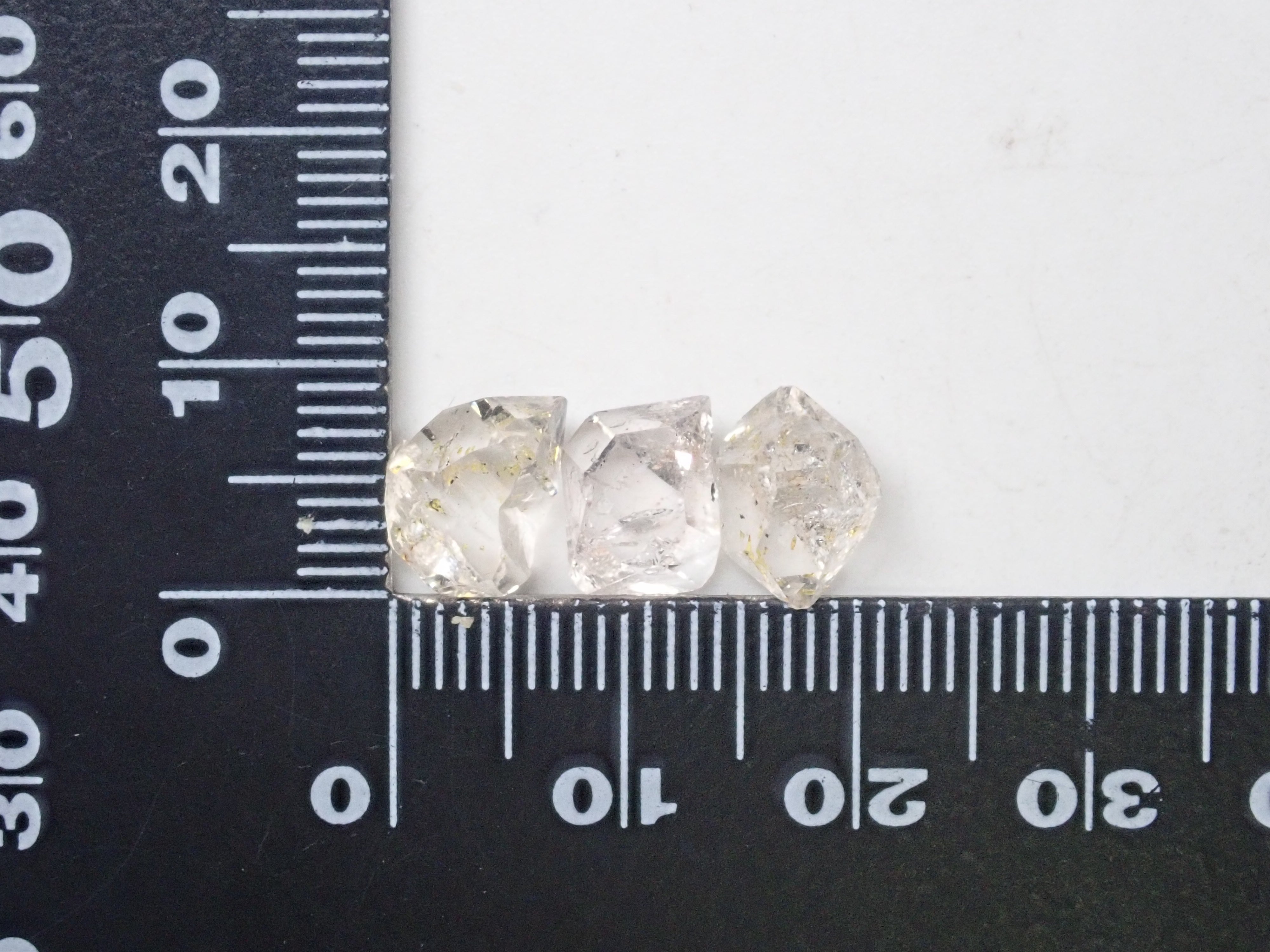 【宝石商の道具】ブラックライト・ルース3点(ルビー・レッドスピネル原石・オイルインクォーツ)充電式電池付き