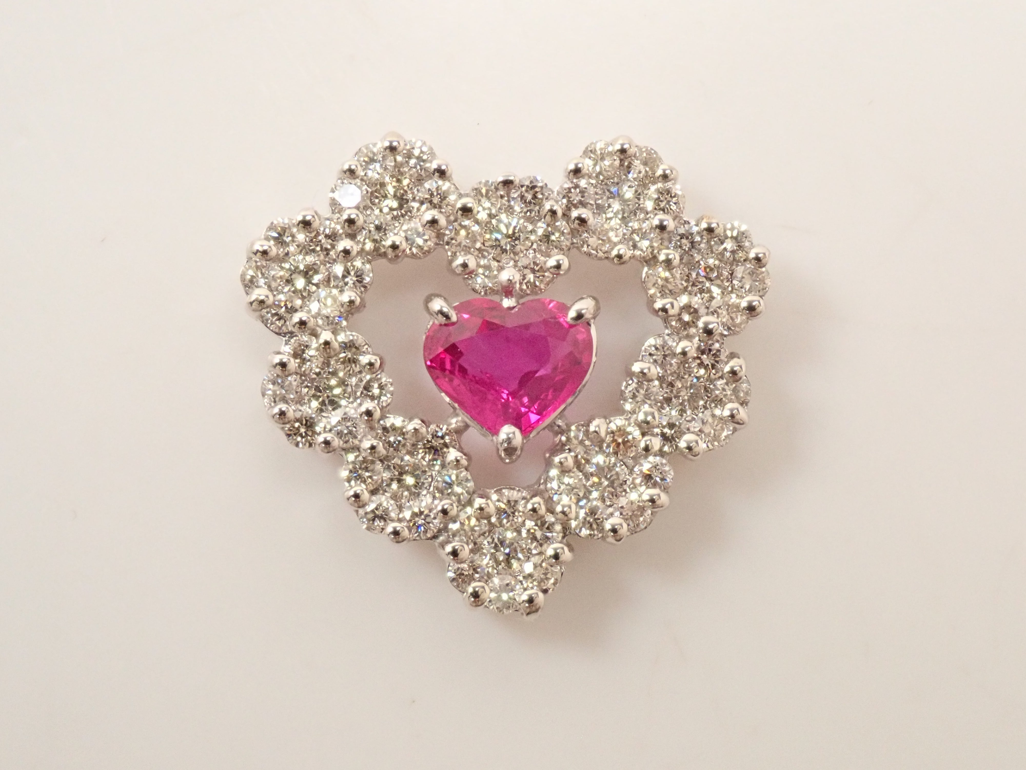 【22602611掲載】【カラフリ】K18WG ルビー 0.94ct ペンダントトップ(ネックレストップ)