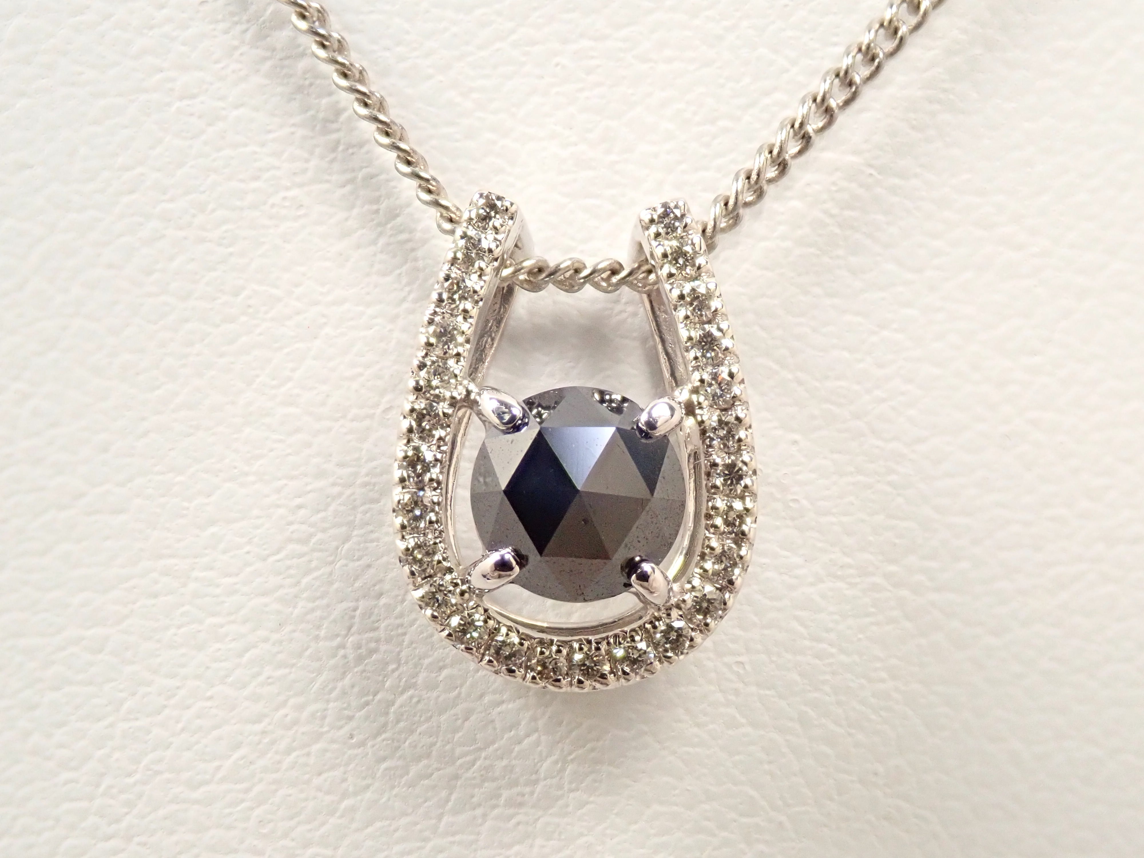 【6/25 22時販売】【カラフリ】K14WG ブラックダイヤモンド 0.89ct・ダイヤモンド0.13ctペンダントトップ(ネックレストップ) 鑑別書