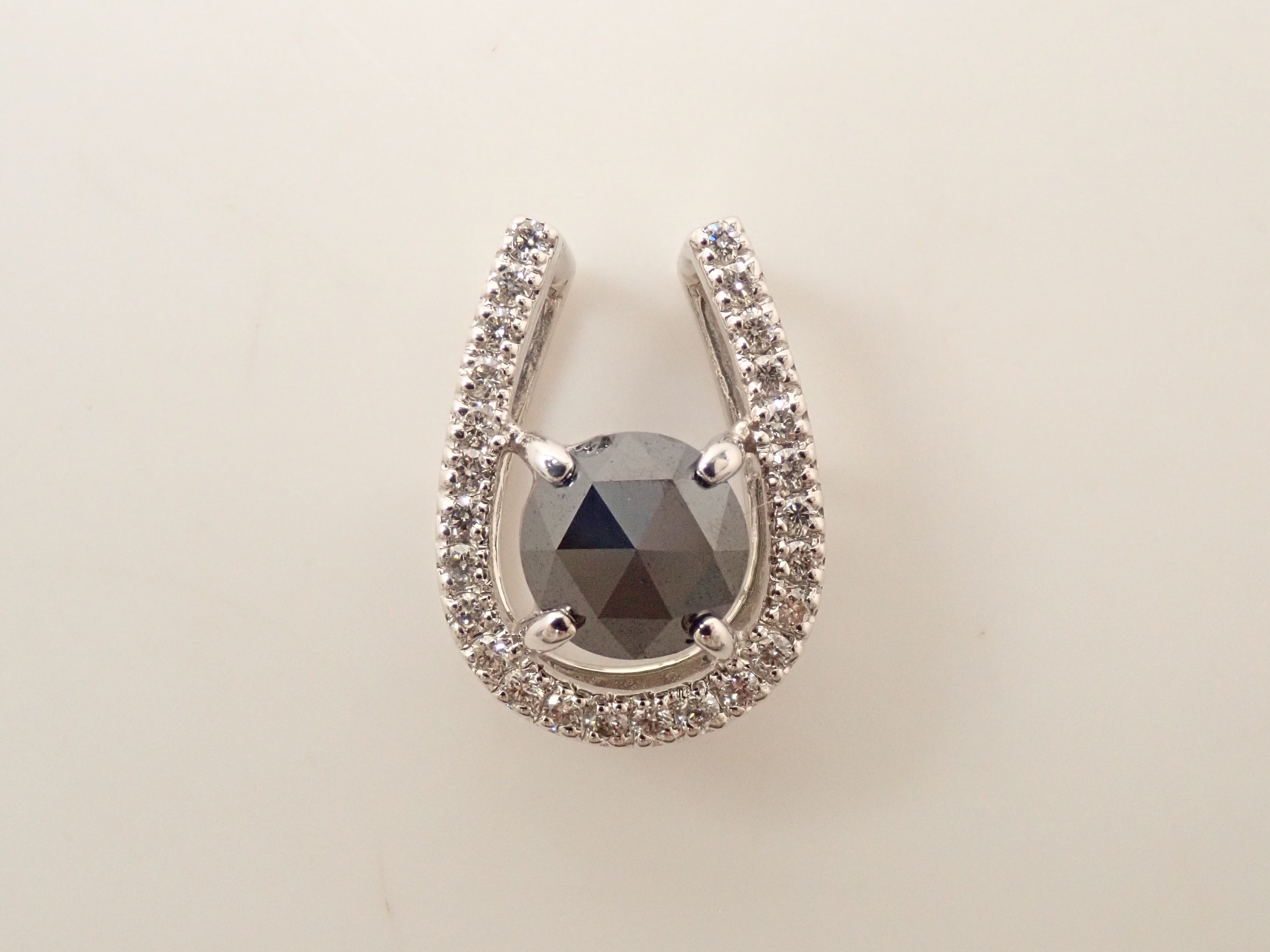 【22602612掲載】【カラフリ】K14WG ブラックダイヤモンド 0.89ct ペンダントトップ(ネックレストップ)
