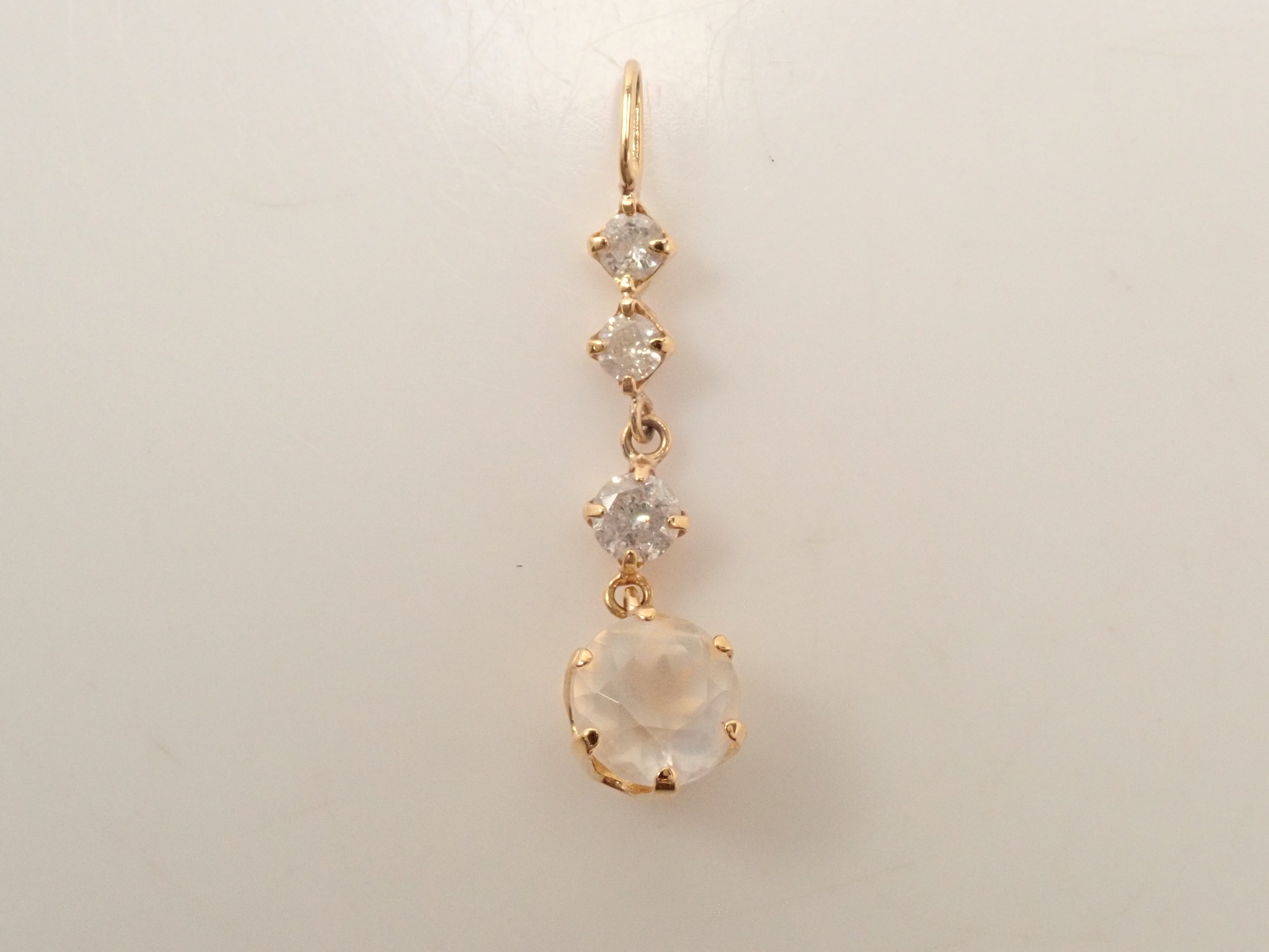 【22602614掲載】【カラフリ】K18 ペリステライト 0.66ct ペンダントトップ(ネックレストップ)