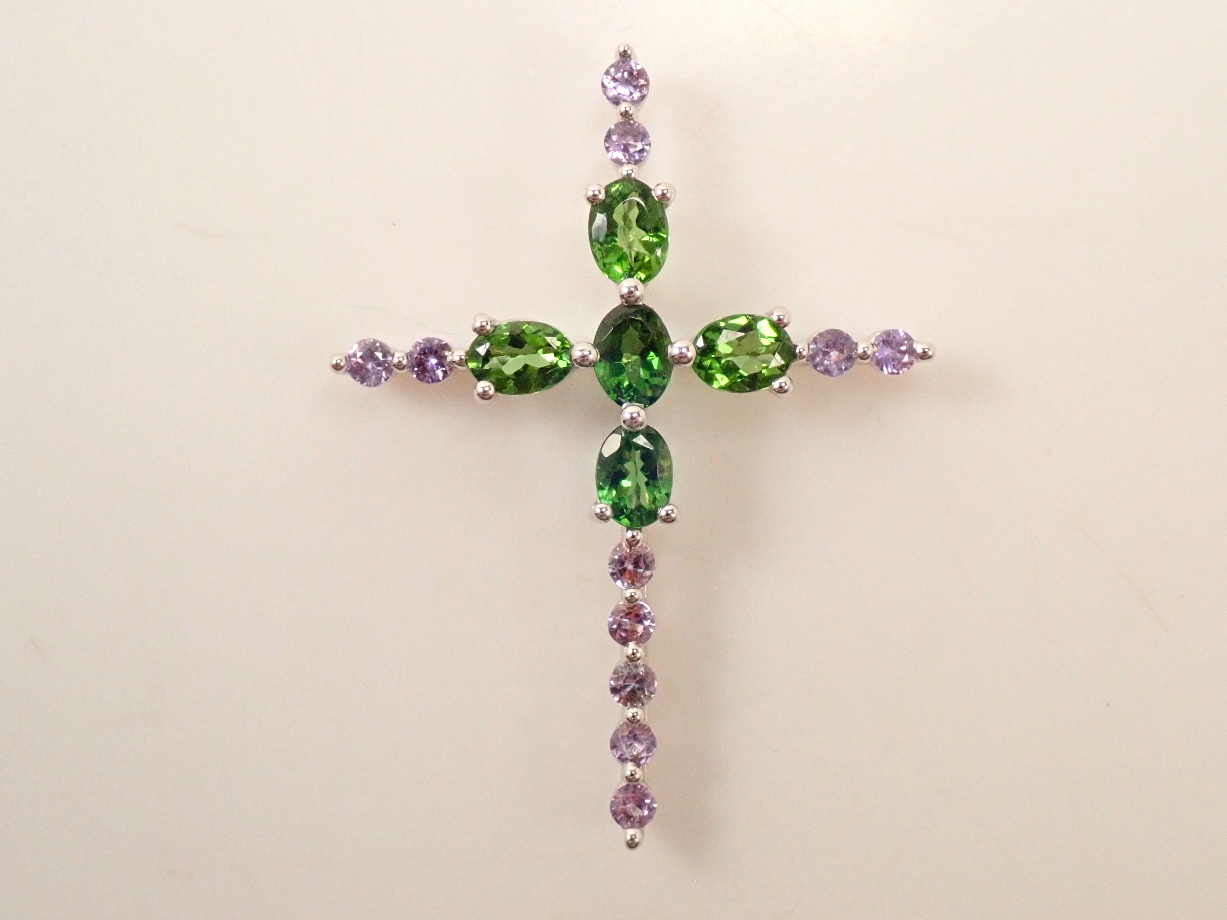 【6/14 22時販売】【カラフリ】K18WG クロムトルマリン 0.70ct・サファイア0.30ctペンダントトップ(ネックレストップ) 鑑別書