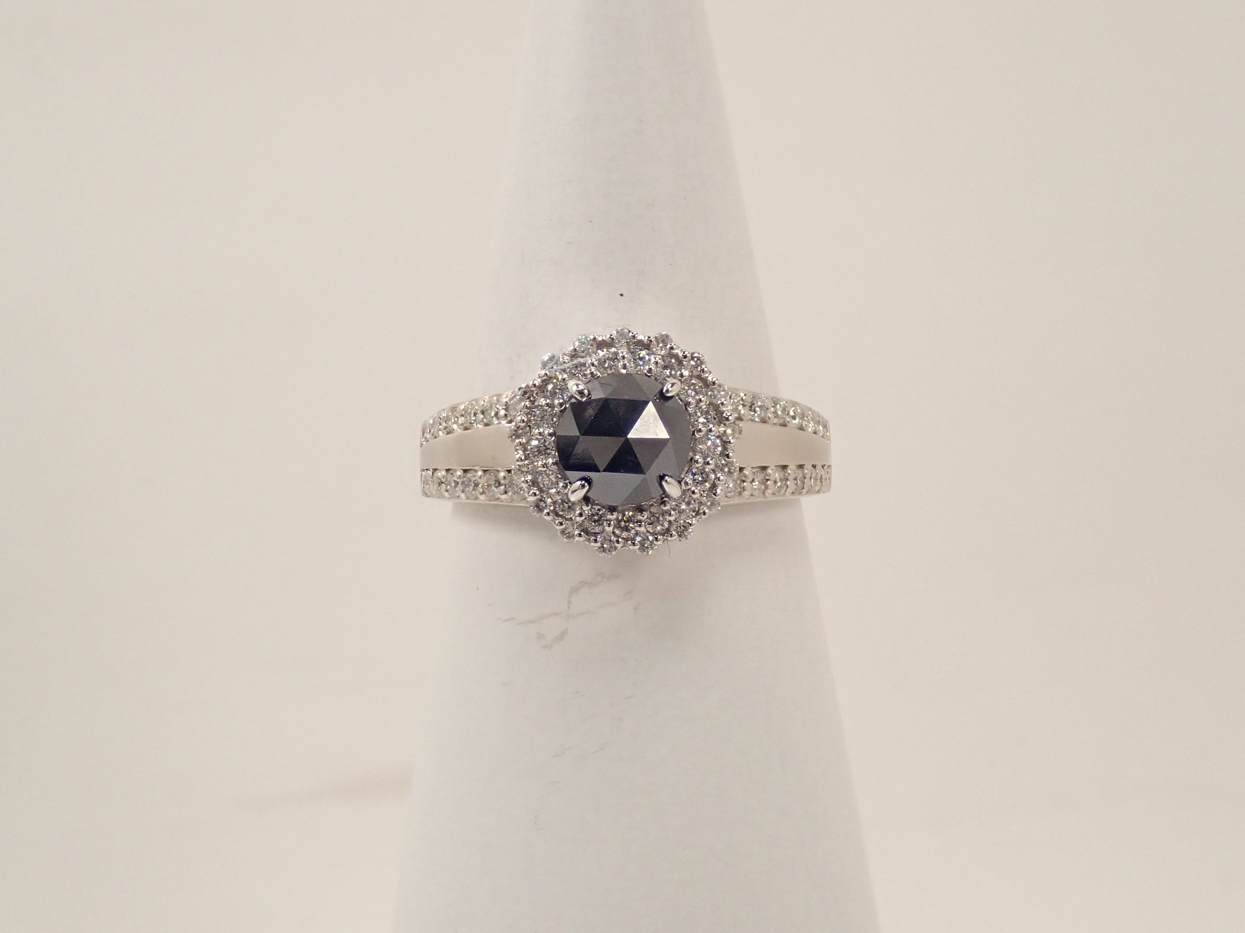 【22602618掲載】Pt900 ブラックダイヤモンド 1ct リング