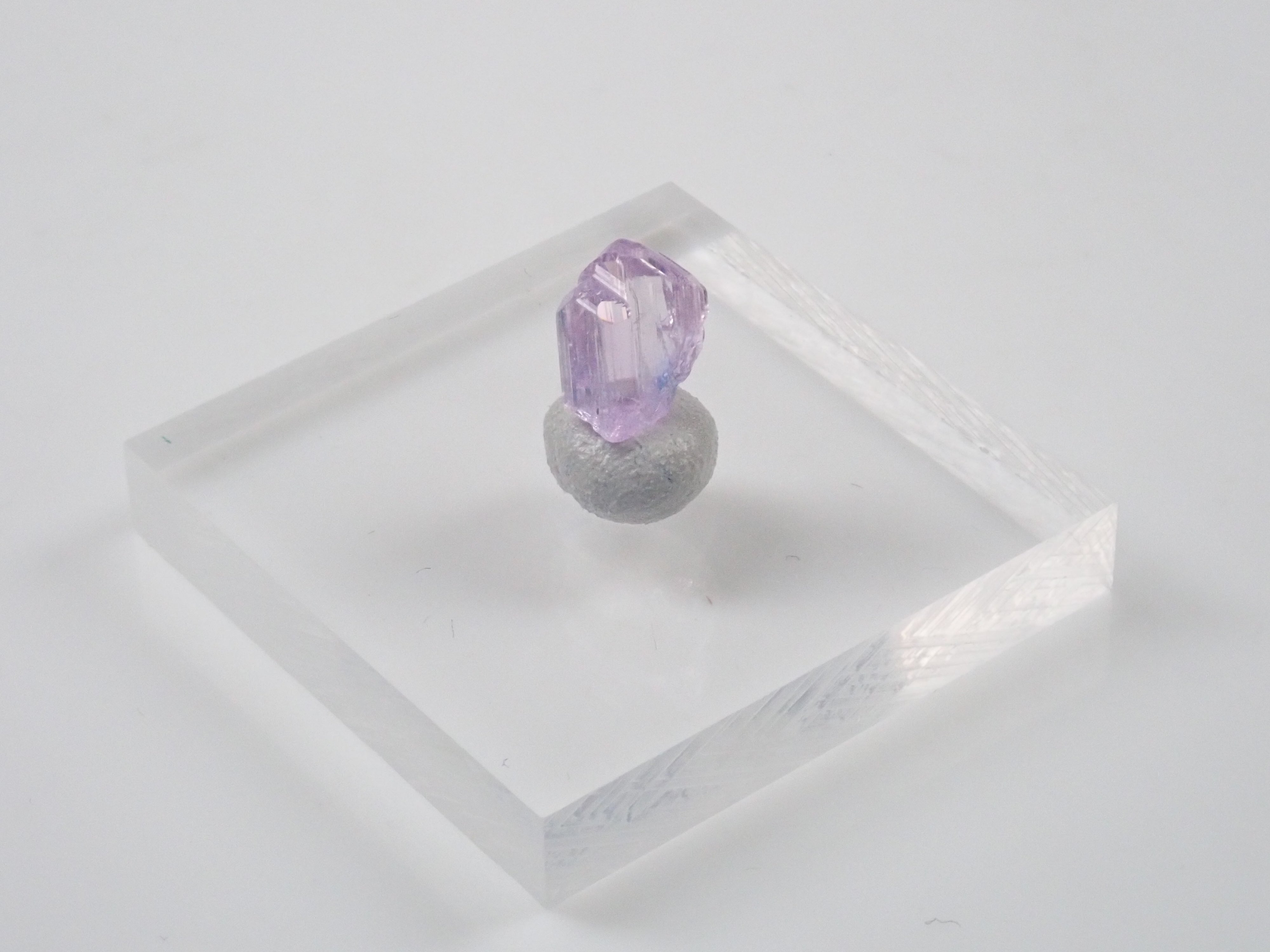 【12543492掲載】タンザニア産ピンクゾイサイト 1.581ct原石