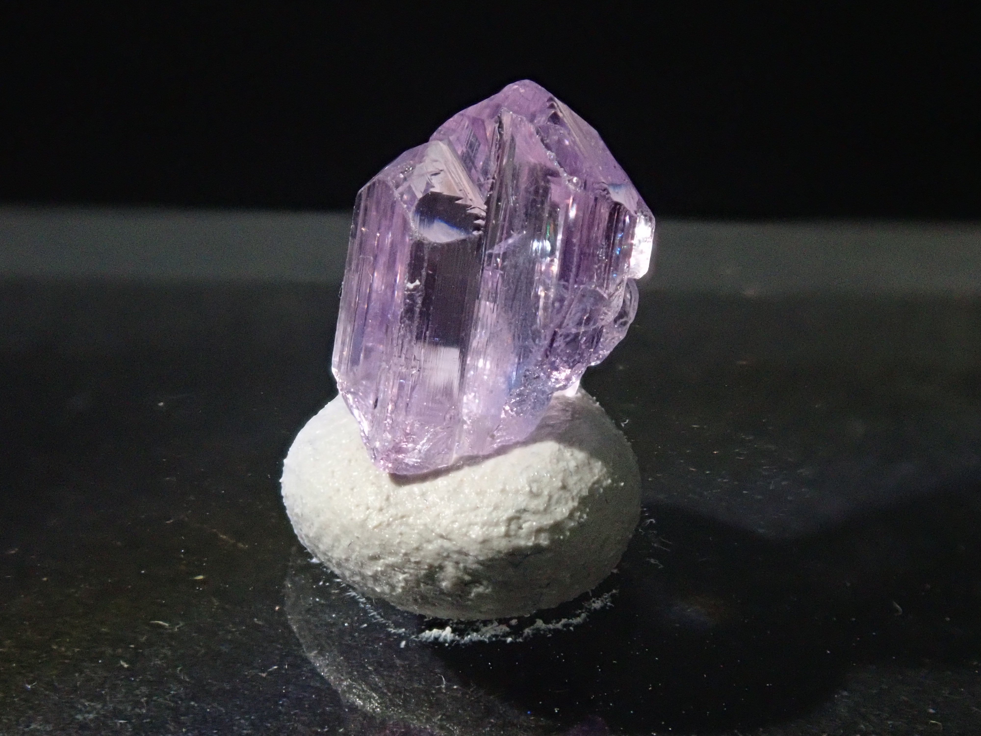 【12543492掲載】タンザニア産ピンクゾイサイト 1.581ct原石