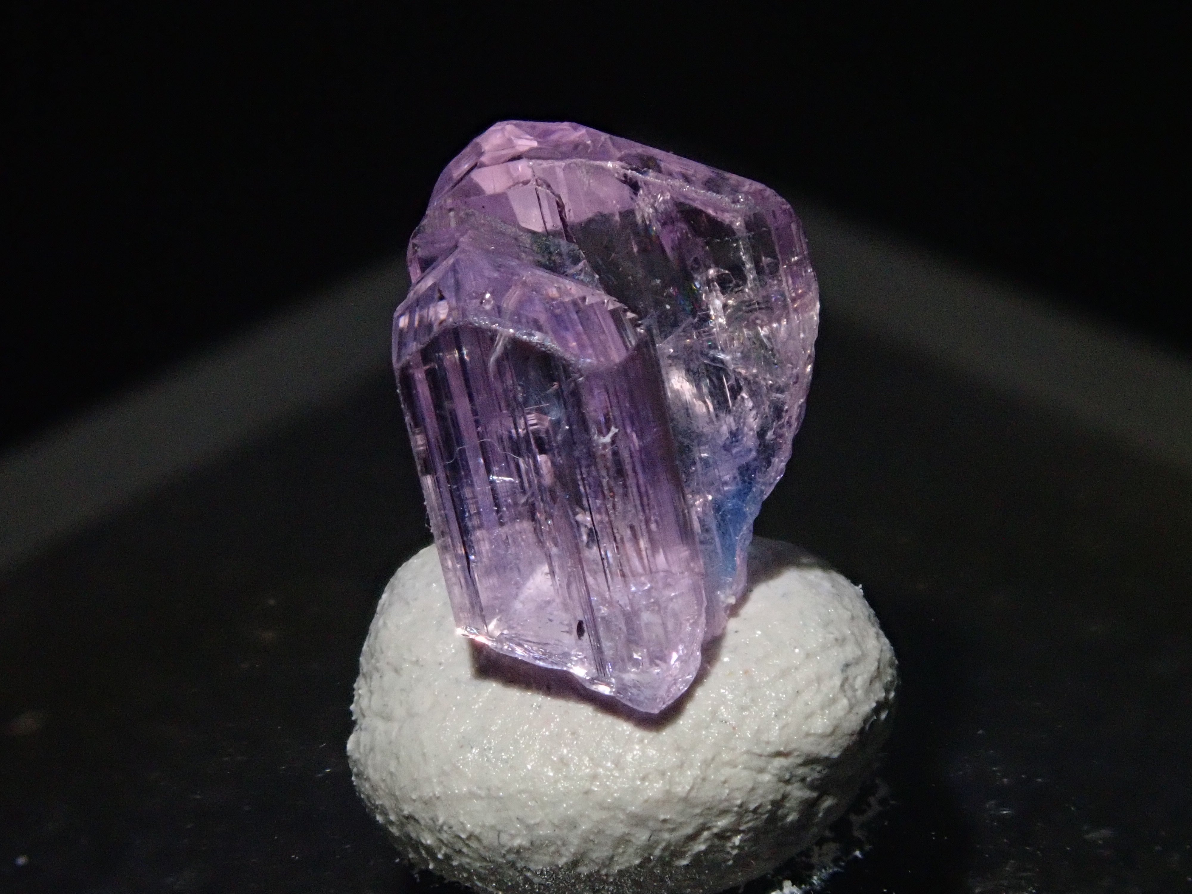 【12543492掲載】タンザニア産ピンクゾイサイト 1.581ct原石