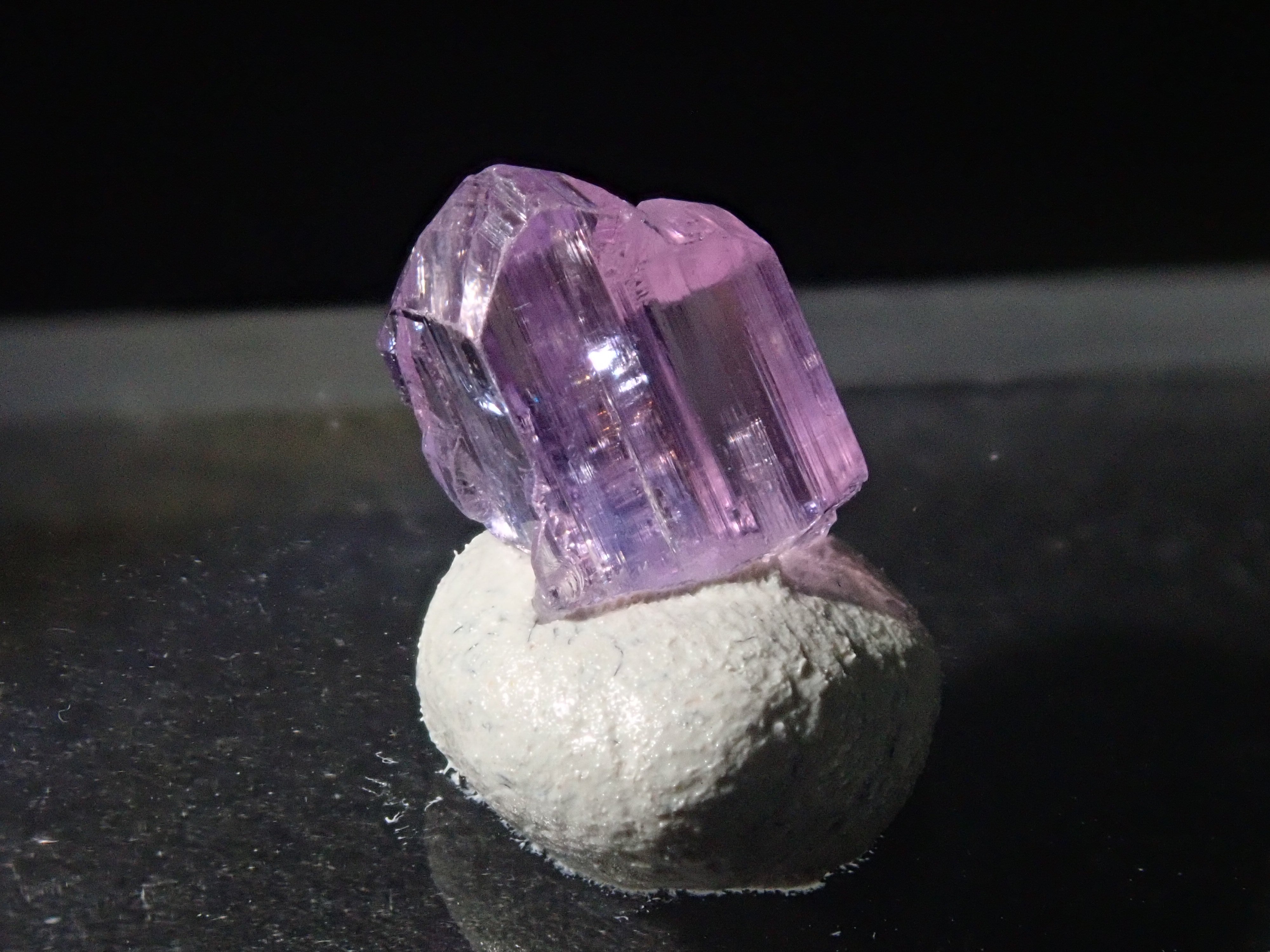 【12543492掲載】タンザニア産ピンクゾイサイト 1.581ct原石