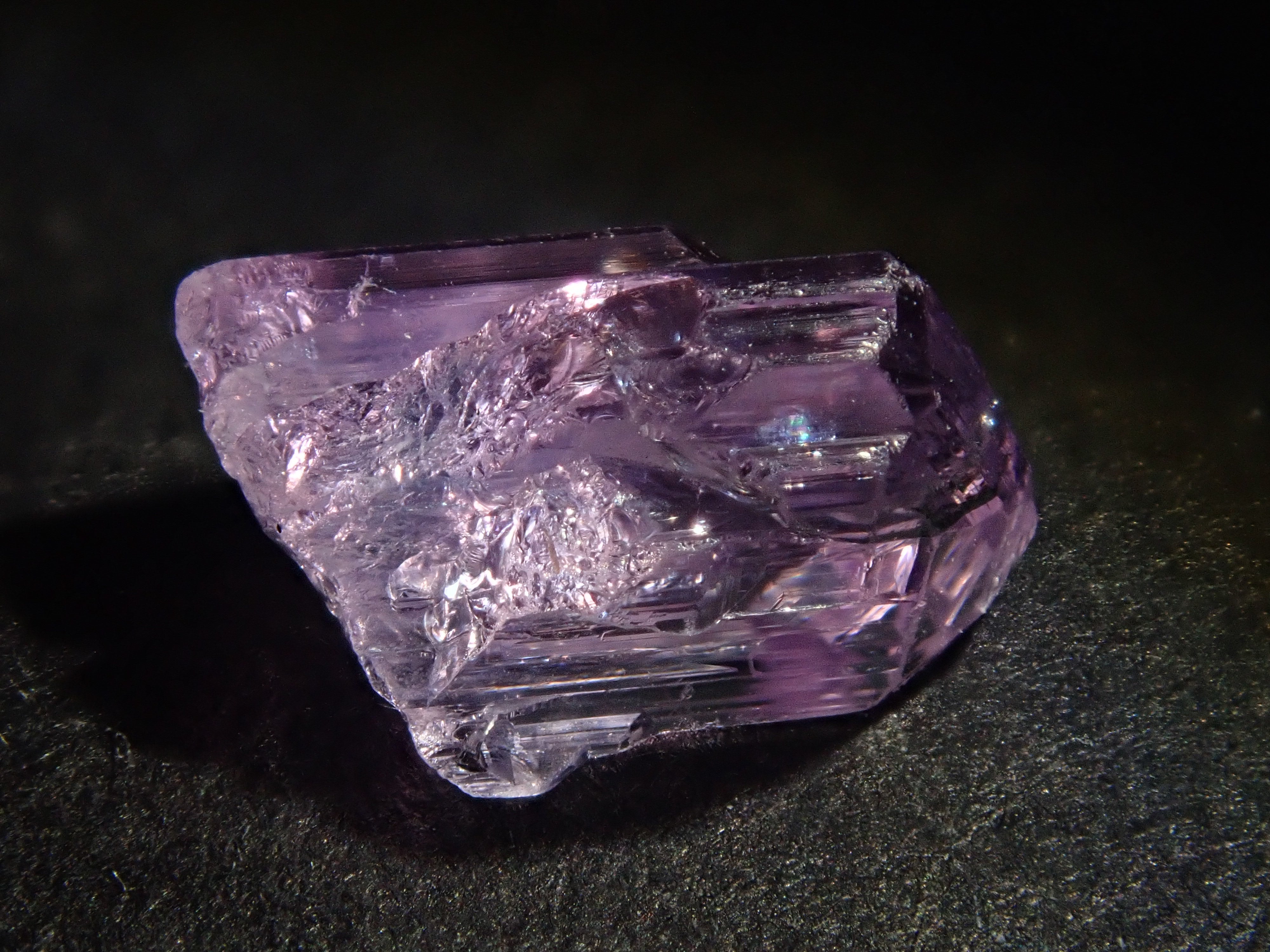 【12543492掲載】タンザニア産ピンクゾイサイト 1.581ct原石