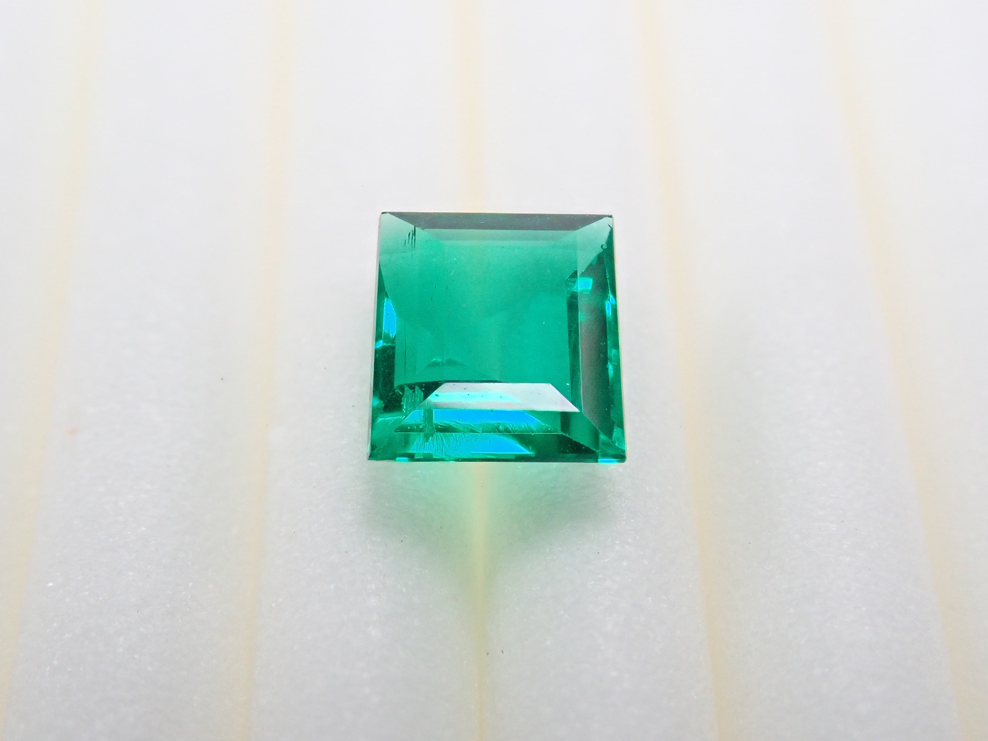 【12543545掲載】ノンオイルエメラルド 0.510ctルース