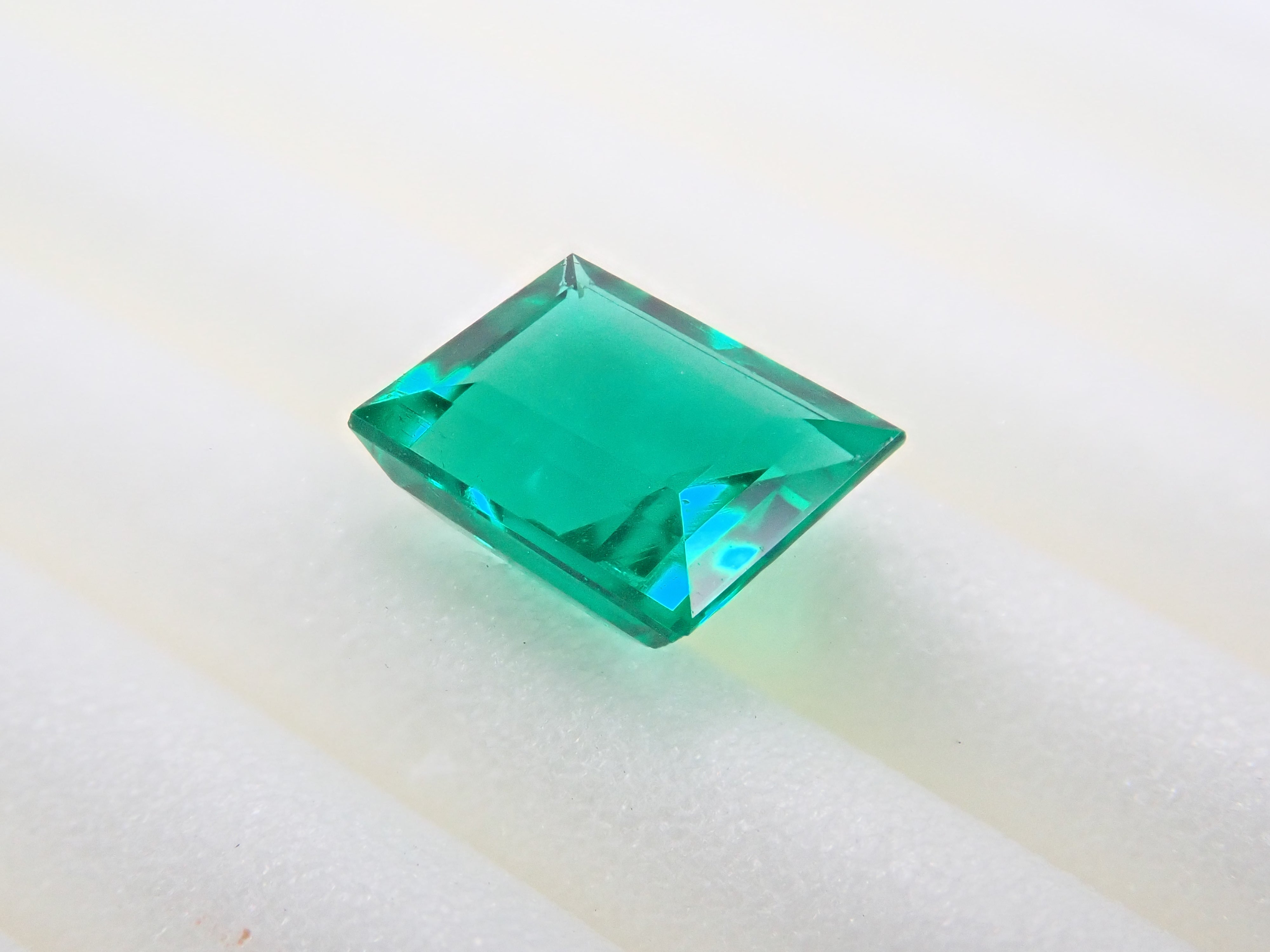 【12543545掲載】ノンオイルエメラルド 0.510ctルース