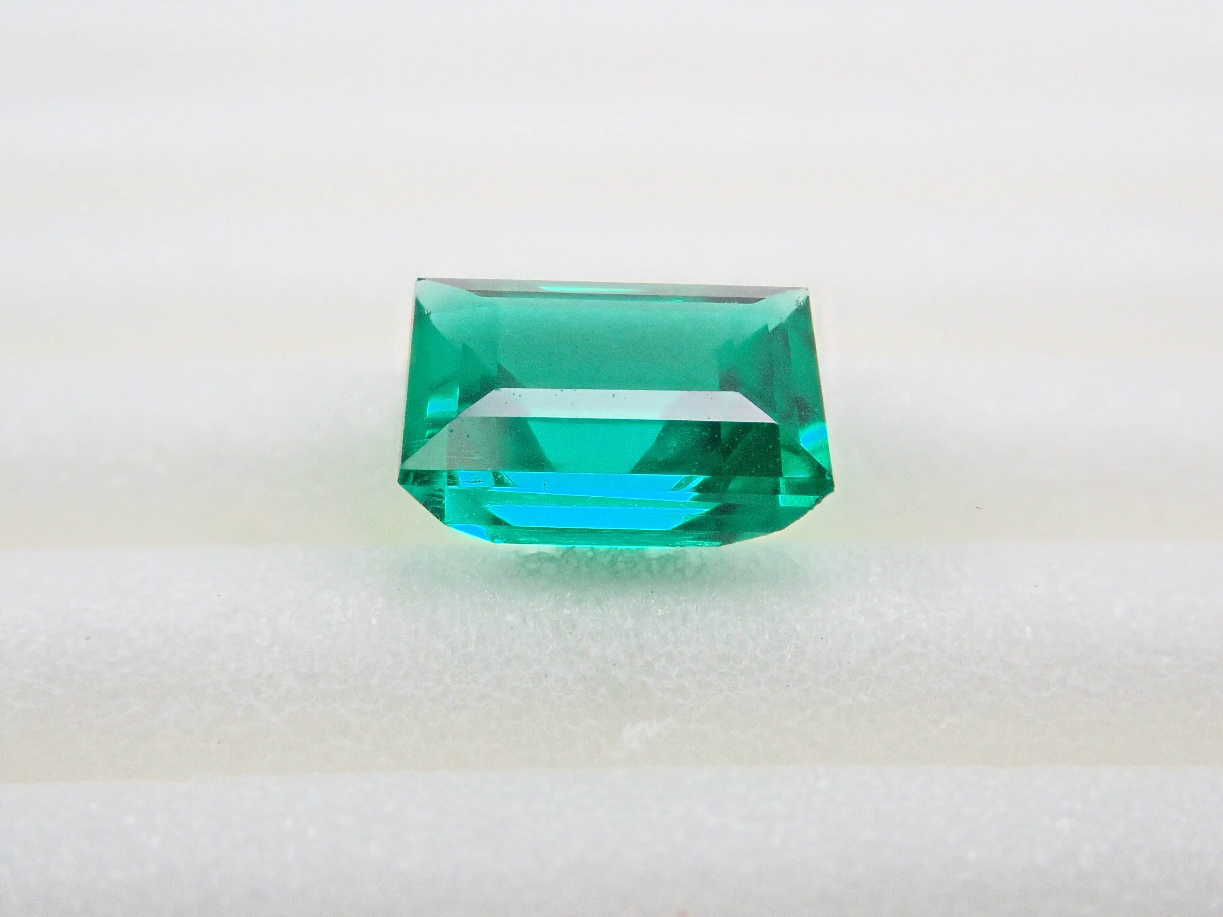 【12543545掲載】ノンオイルエメラルド 0.510ctルース