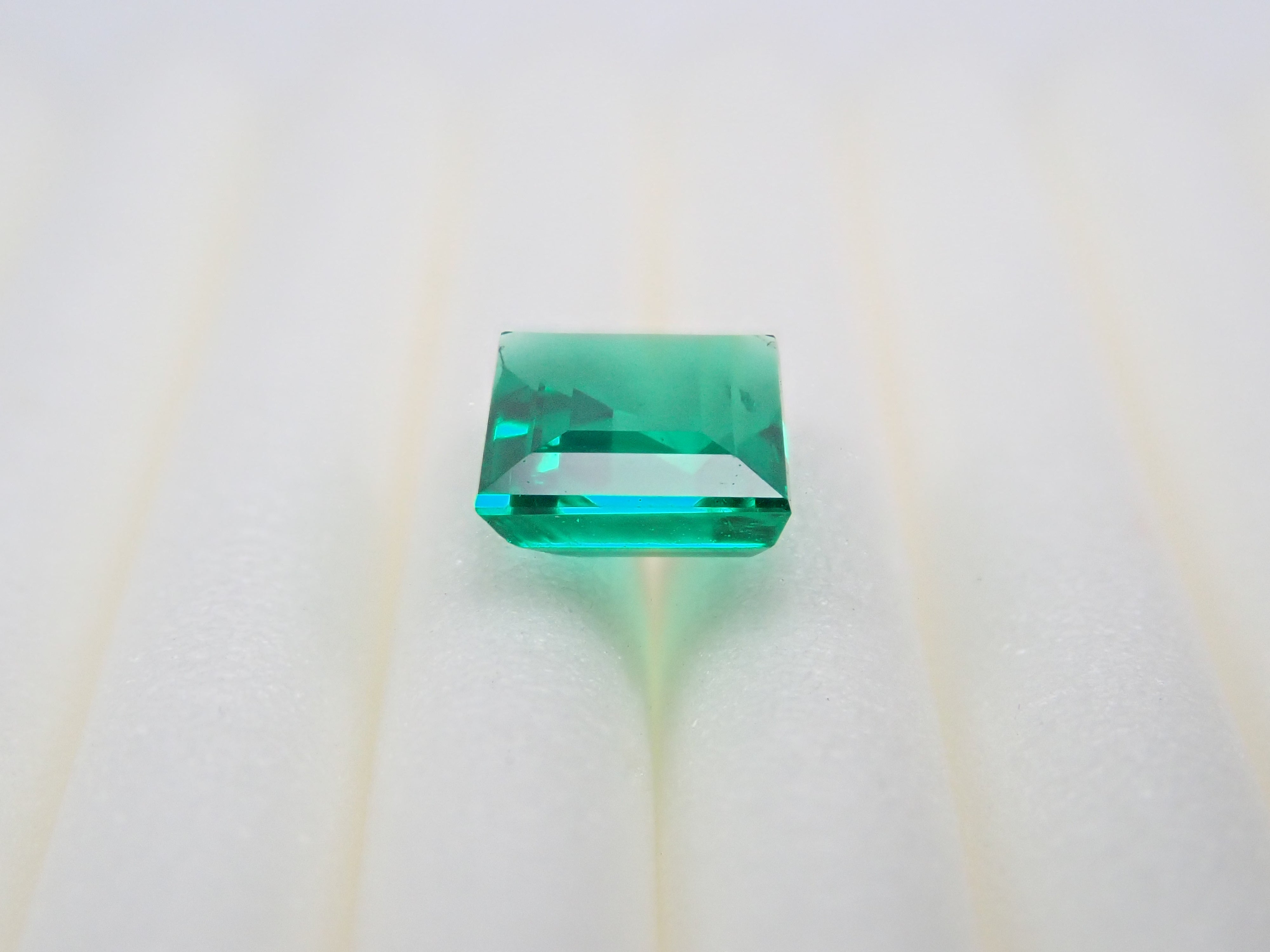 【12543545掲載】ノンオイルエメラルド 0.510ctルース