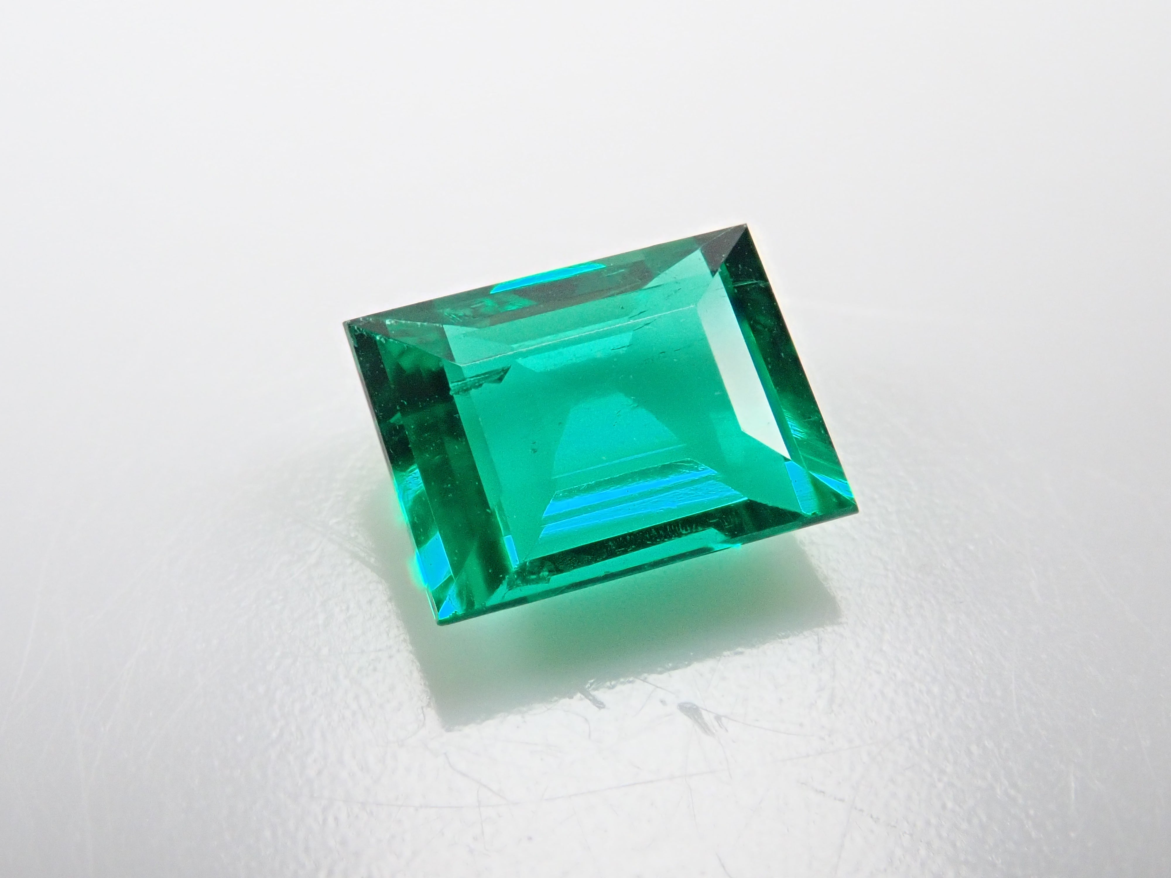 【12543545掲載】ノンオイルエメラルド 0.510ctルース