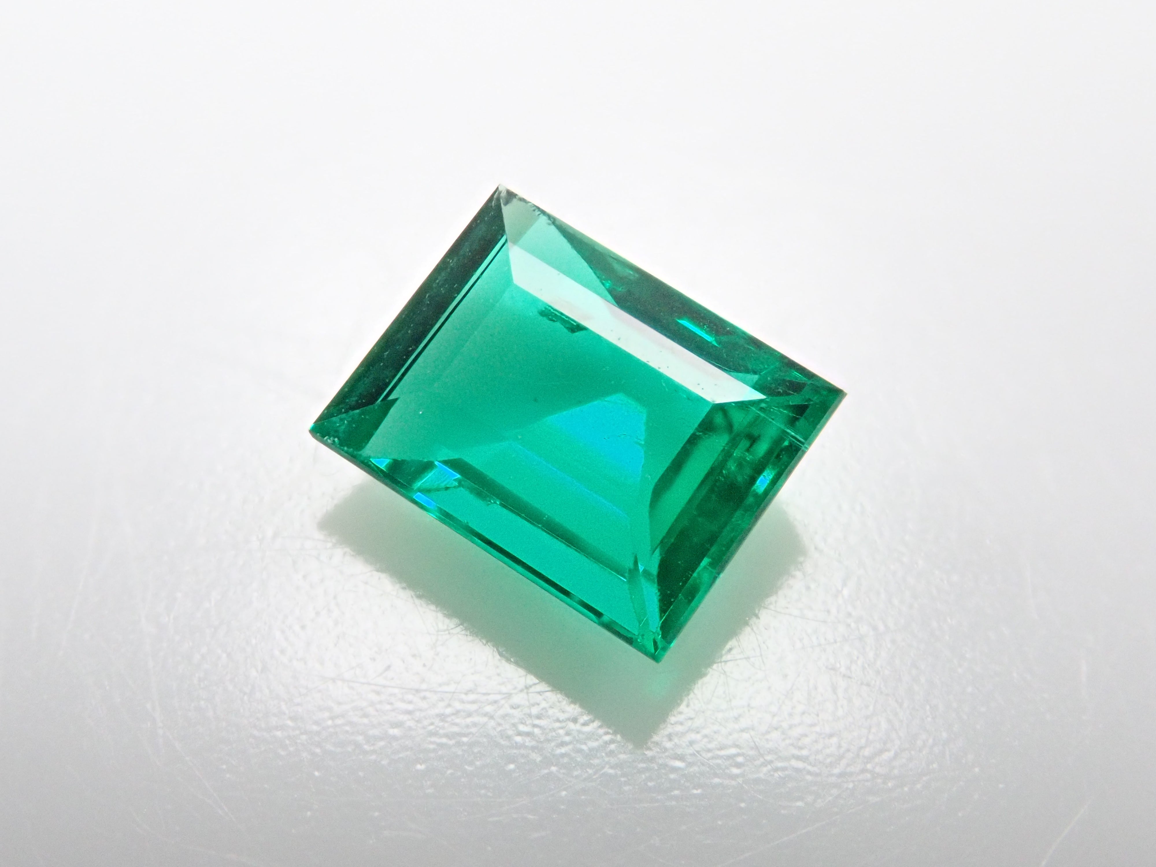 【12543545掲載】ノンオイルエメラルド 0.510ctルース