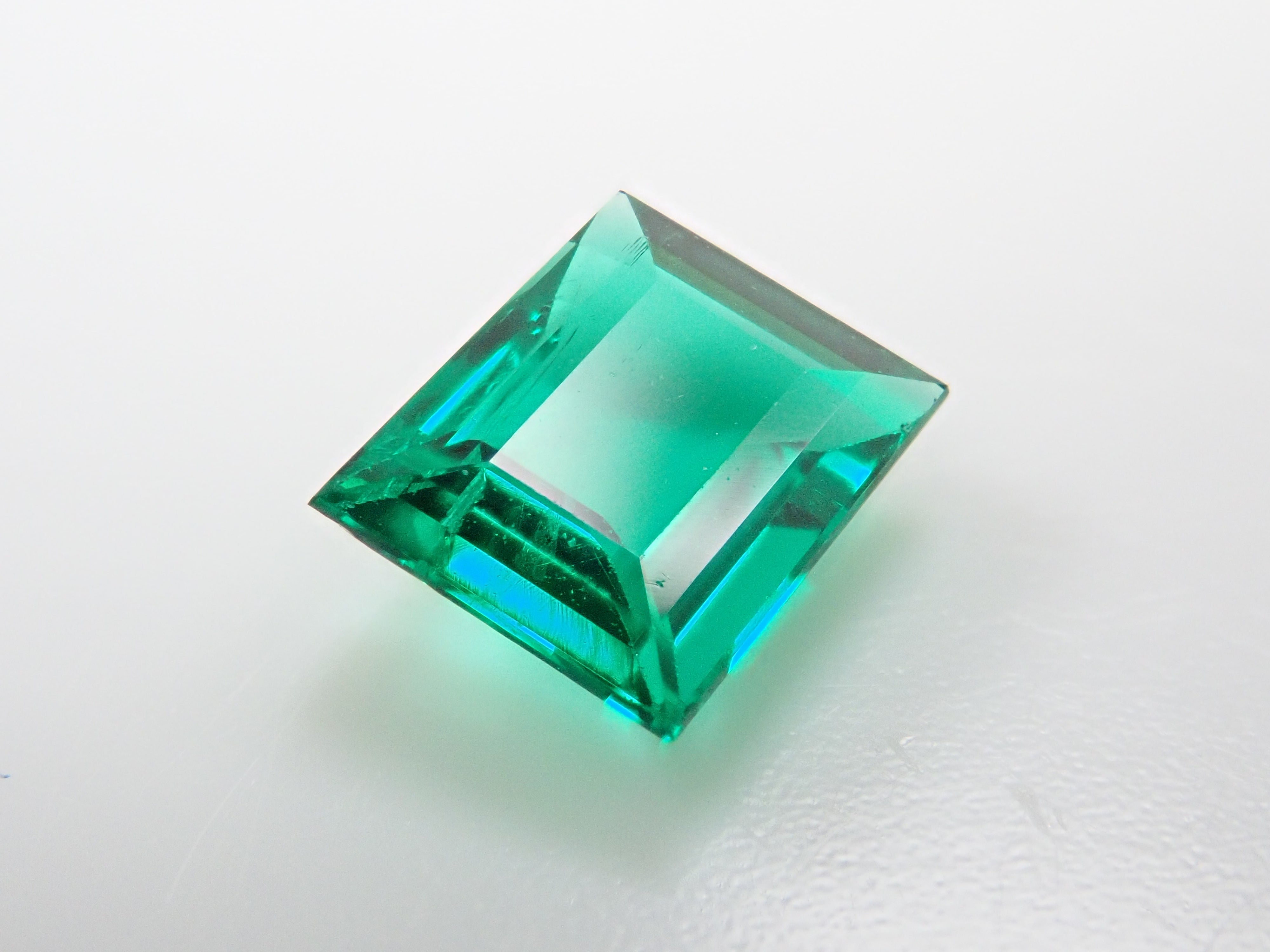 【12543545掲載】ノンオイルエメラルド 0.510ctルース