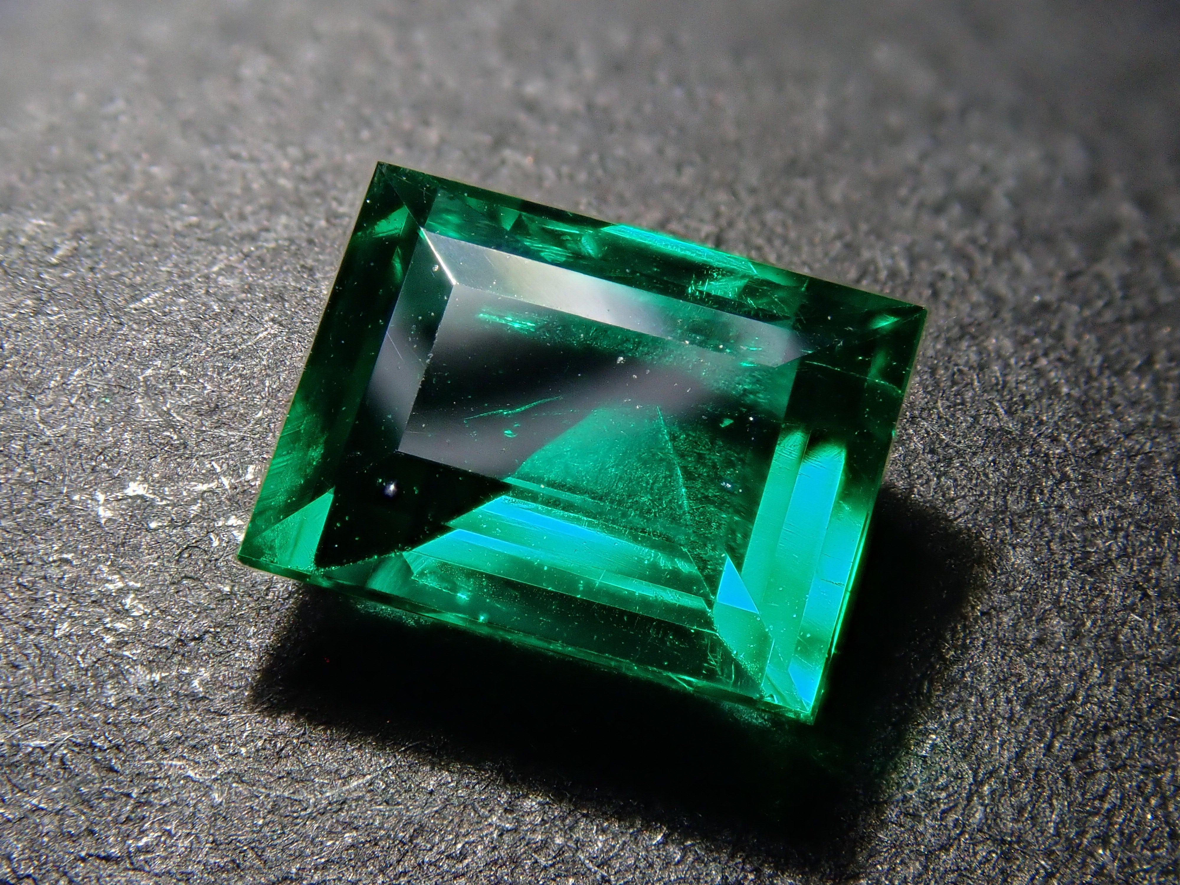 【12543545掲載】ノンオイルエメラルド 0.510ctルース