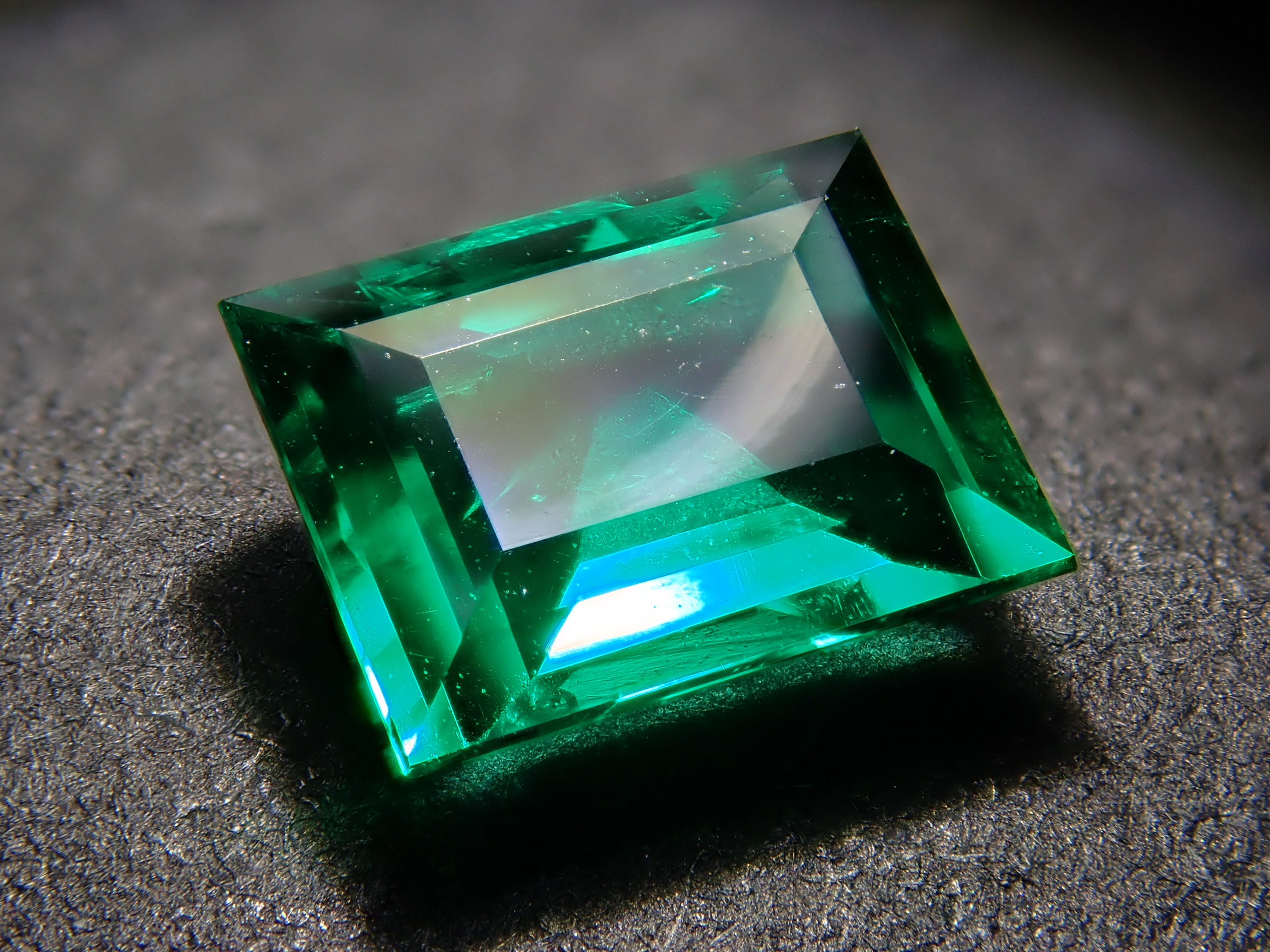 【12543545掲載】ノンオイルエメラルド 0.510ctルース