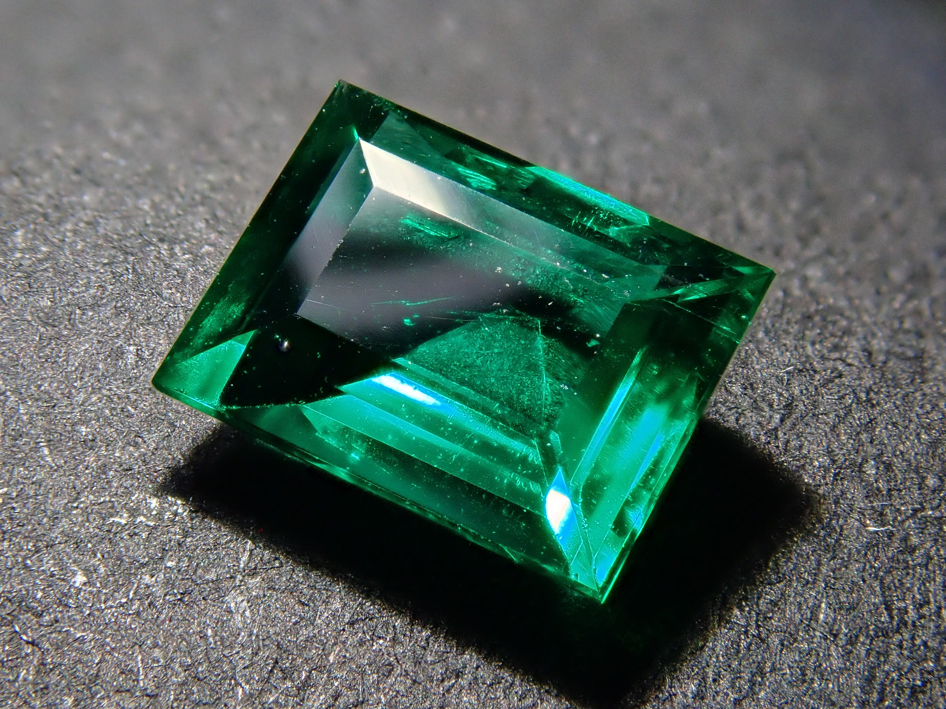 【12543545掲載】ノンオイルエメラルド 0.510ctルース