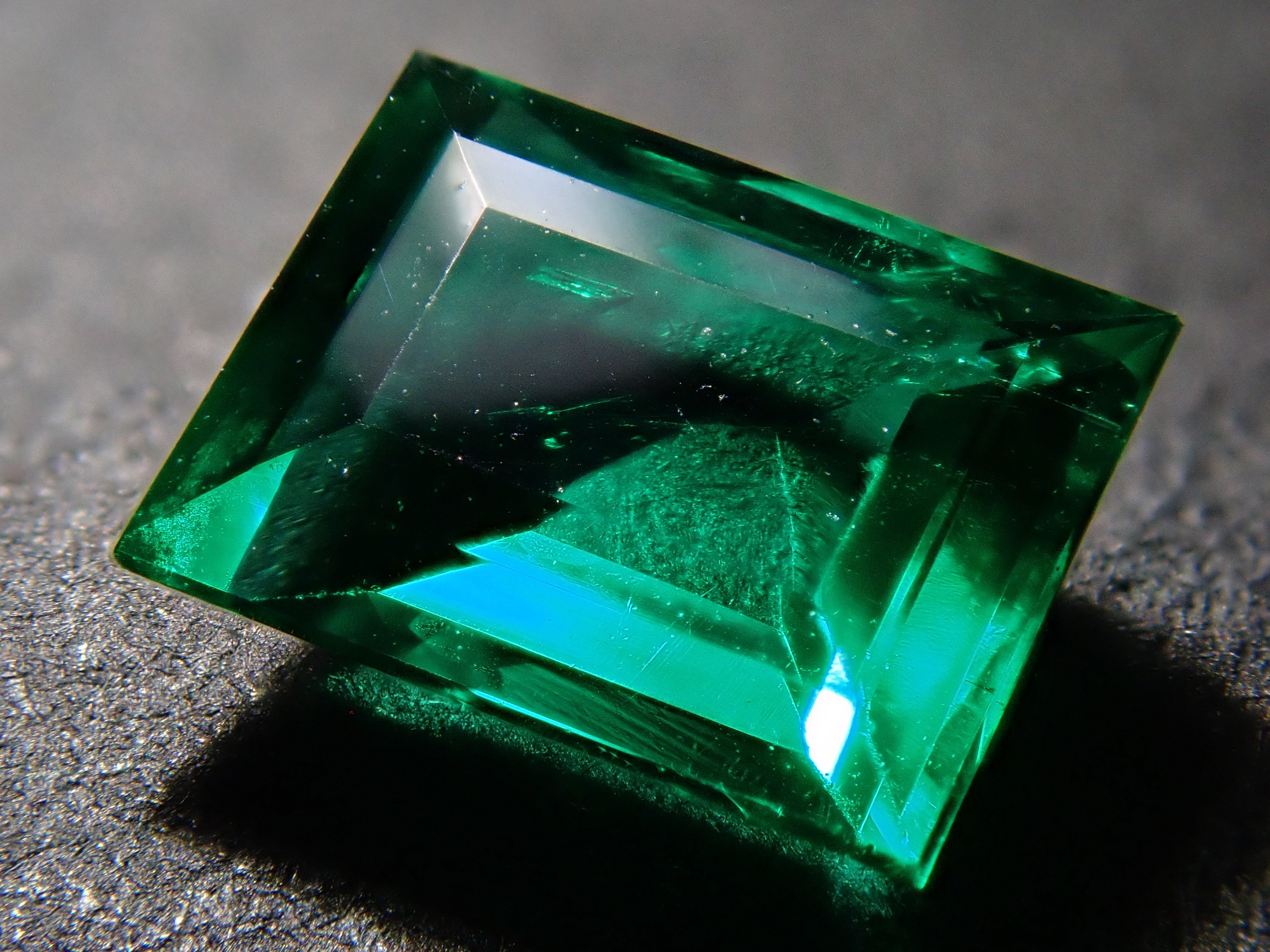 【12543545掲載】ノンオイルエメラルド 0.510ctルース