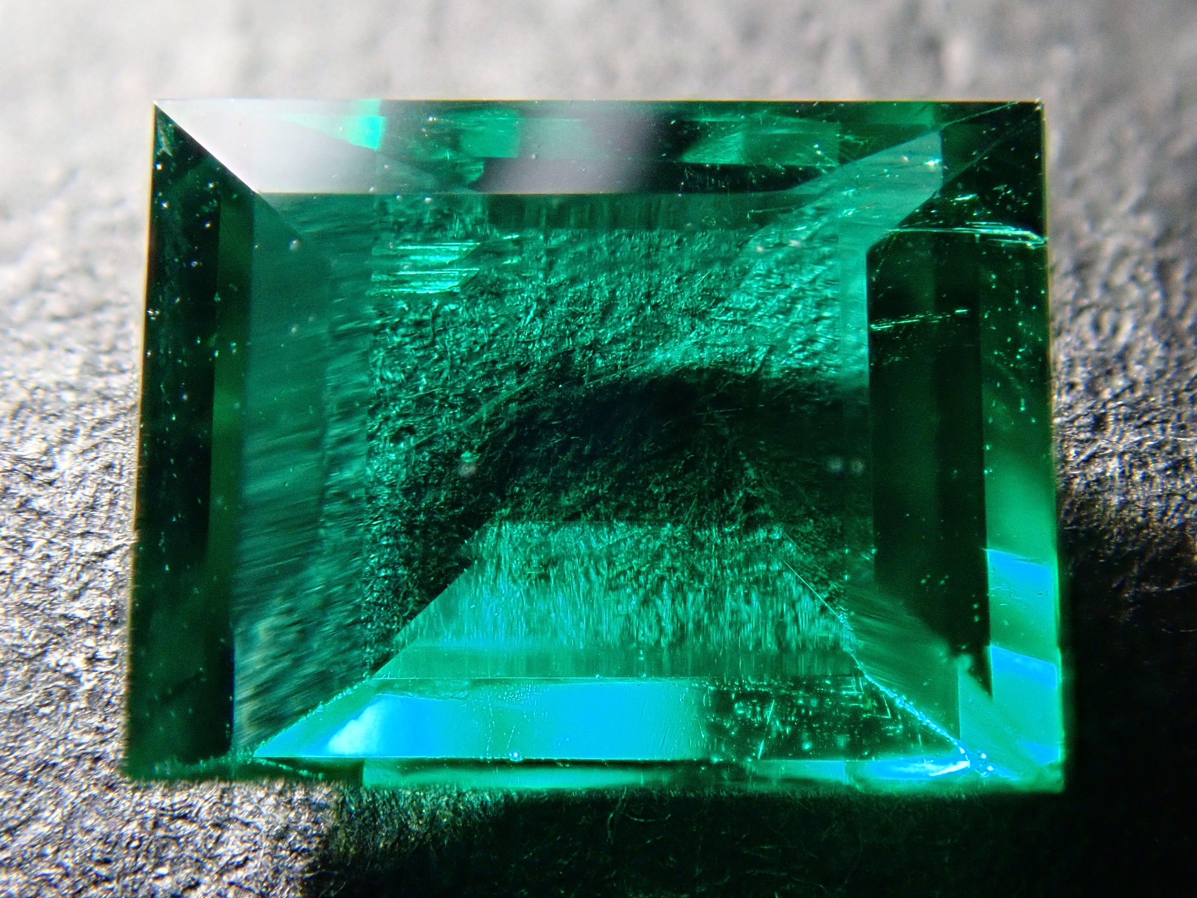 【12543545掲載】ノンオイルエメラルド 0.510ctルース