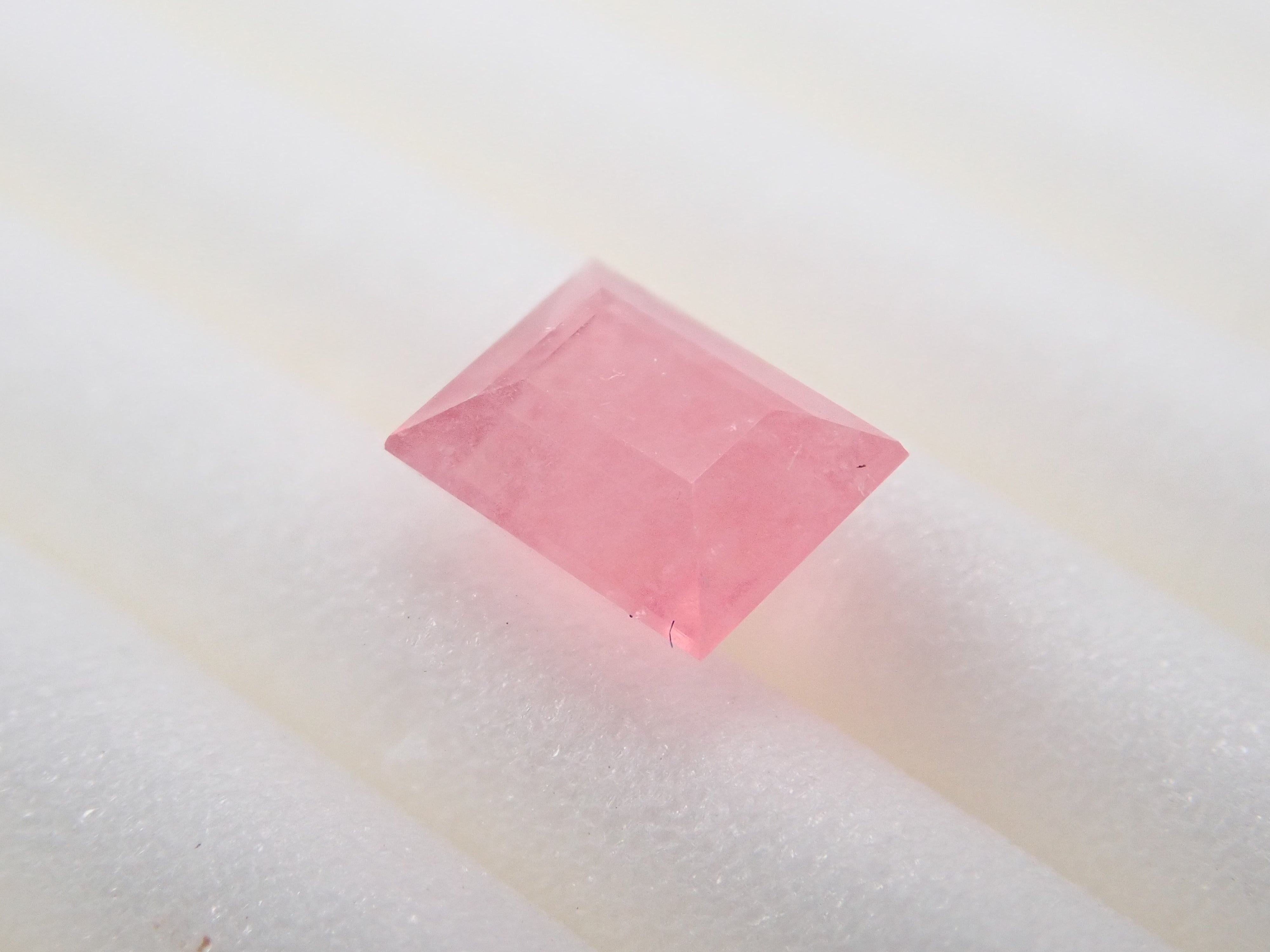 【12543590掲載】グリーンランド産タグトゥパイト 0.420ctルース