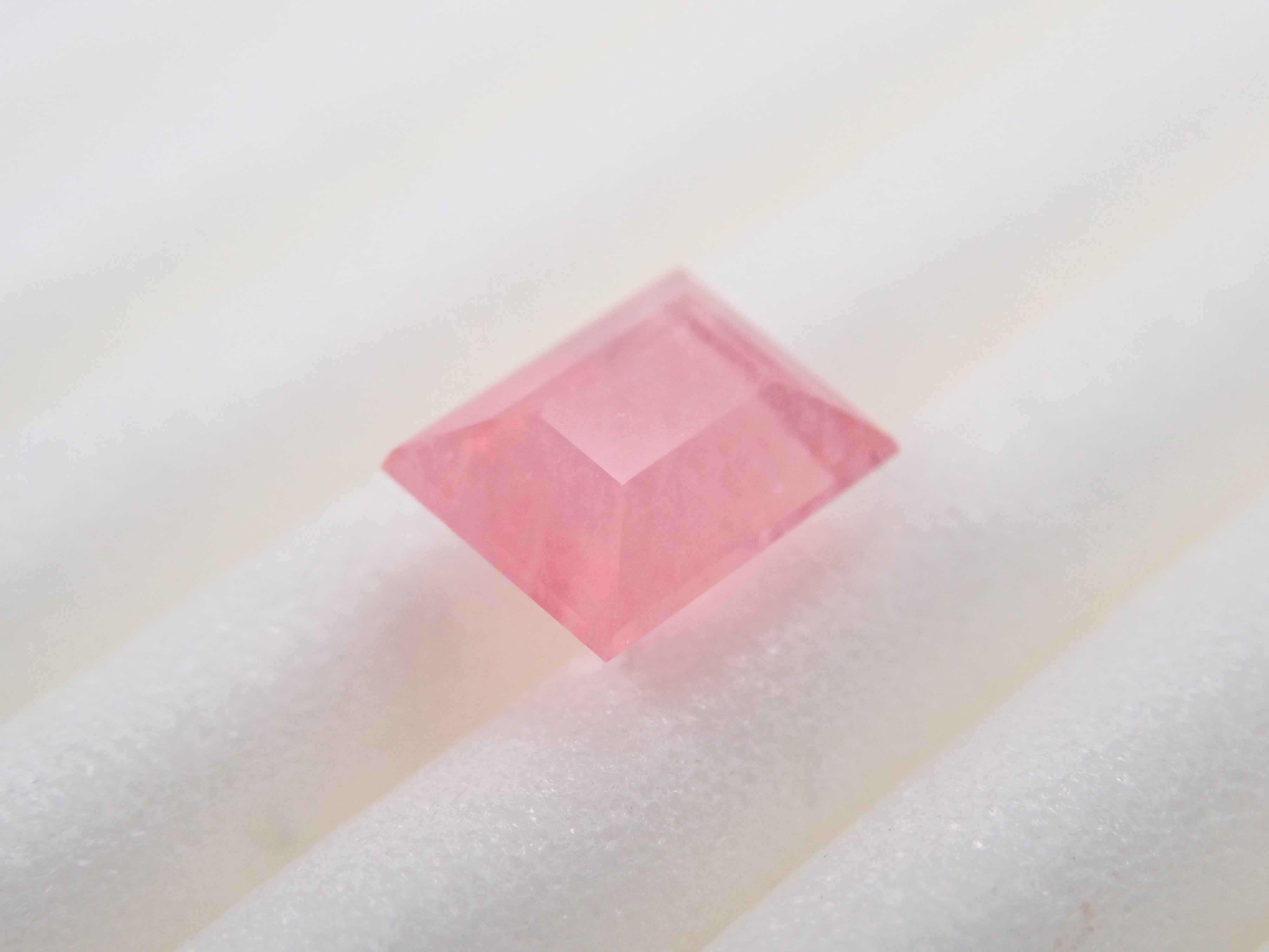 【12543590掲載】グリーンランド産タグトゥパイト 0.420ctルース