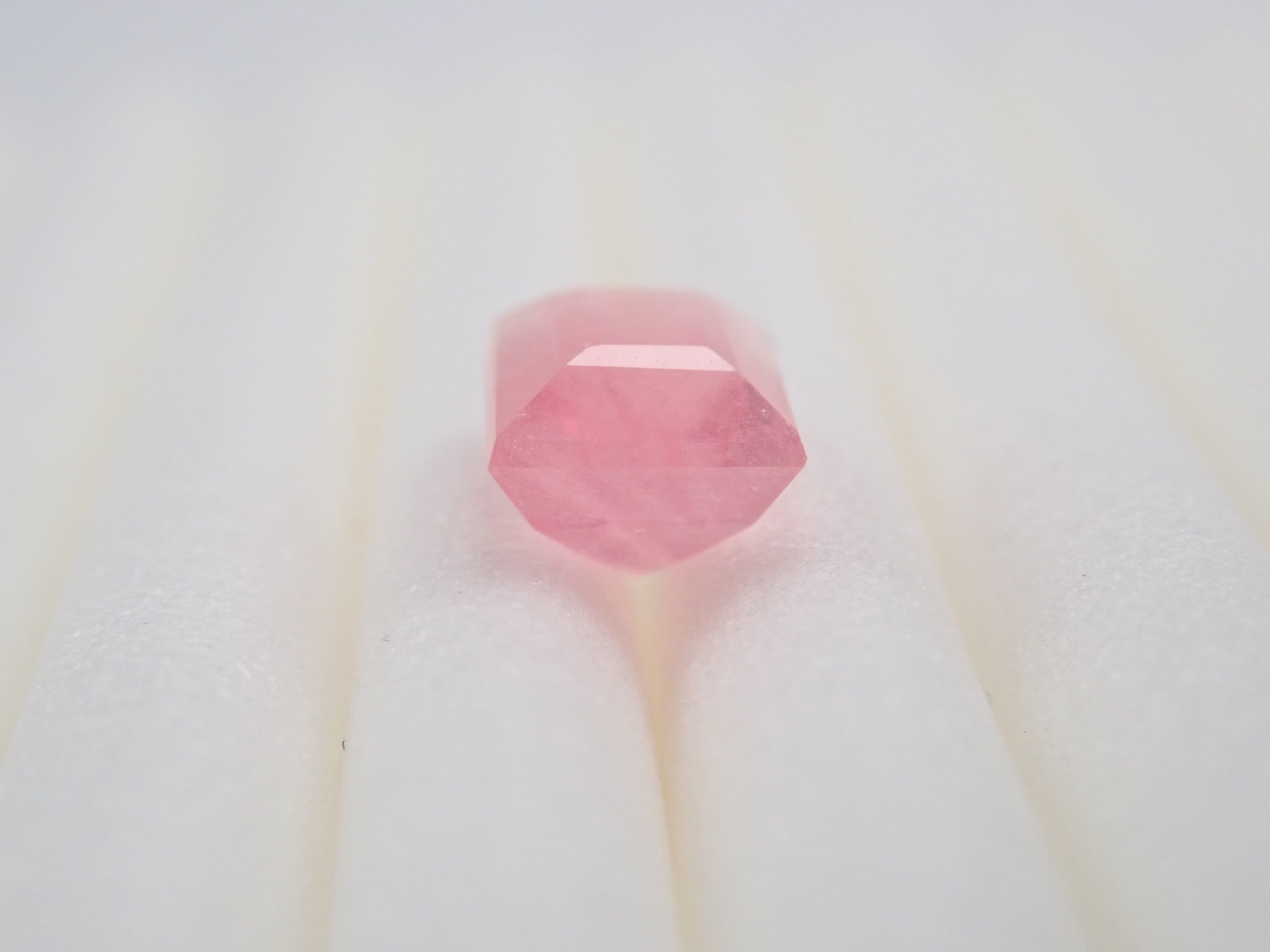 【12543590掲載】グリーンランド産タグトゥパイト 0.420ctルース