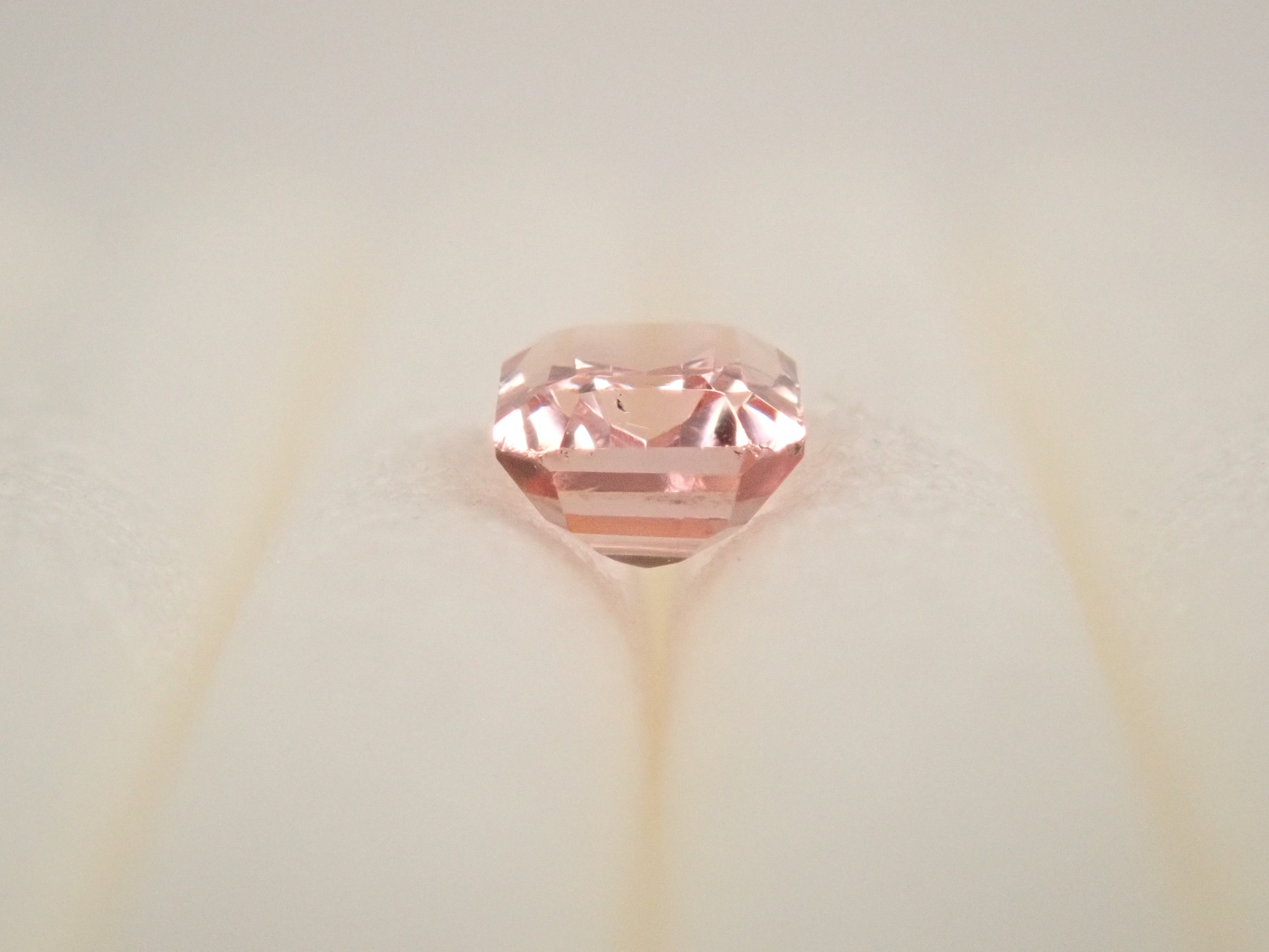 非加熱ピンクインペリアルトパーズ(シェリーピンク) 0.220ctルース