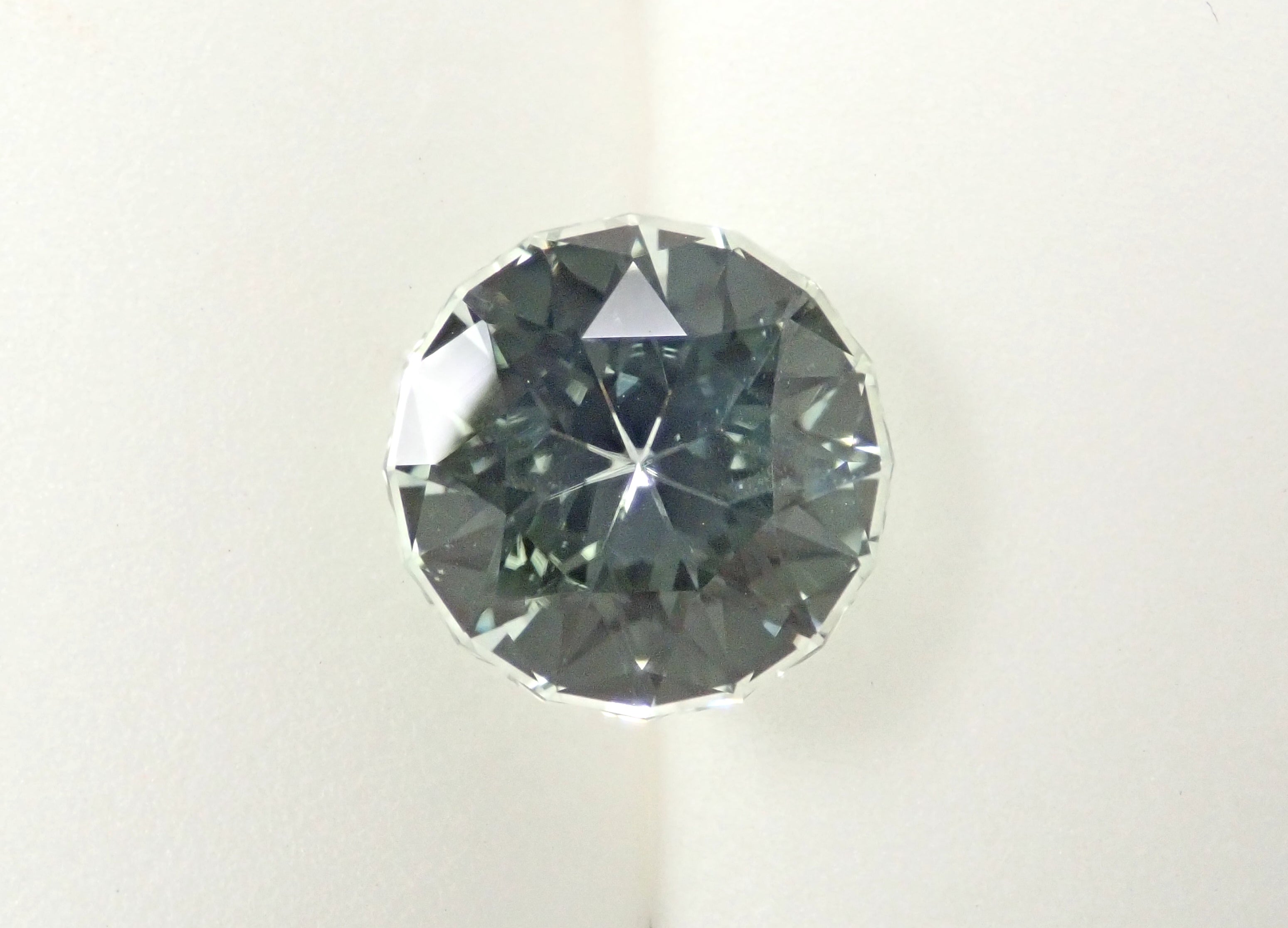 ブラジル産グリーン・スポジュメン 10mm/4.505ctルース