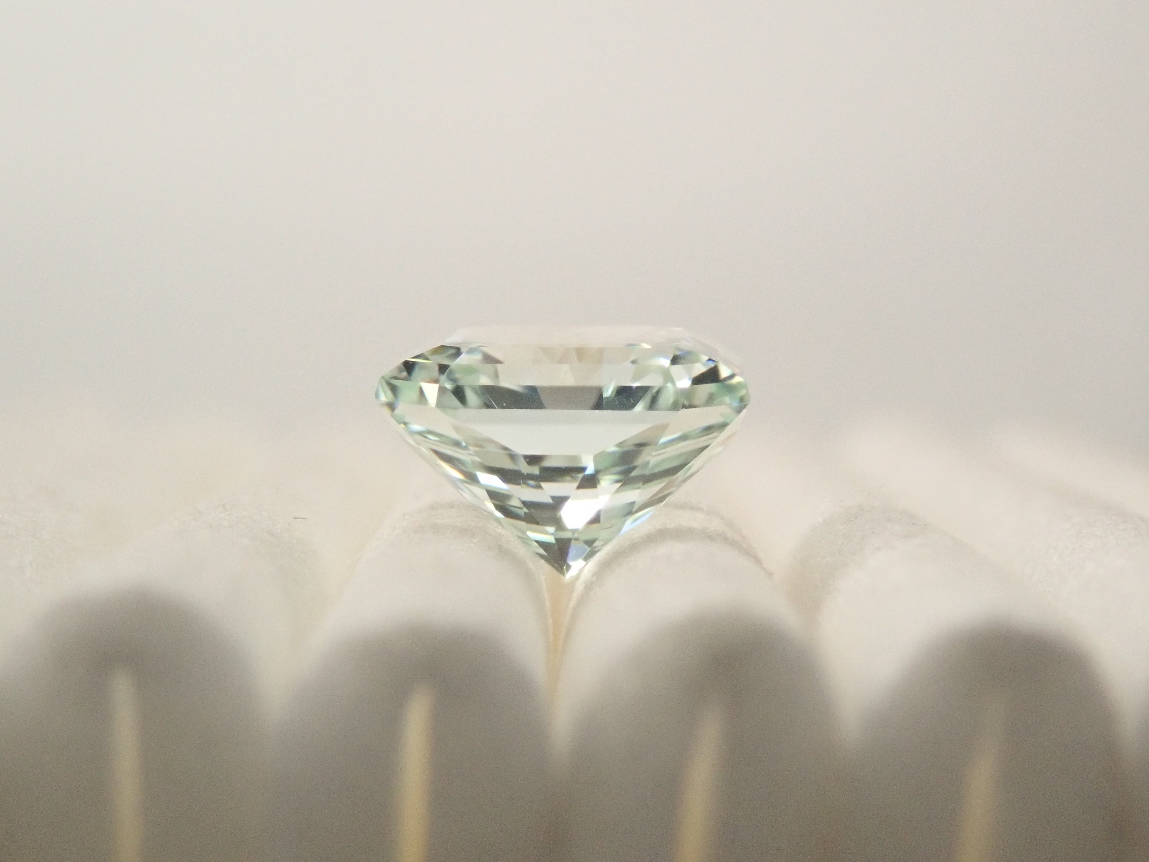 グリーン・スポジュメン 1.997ctルース