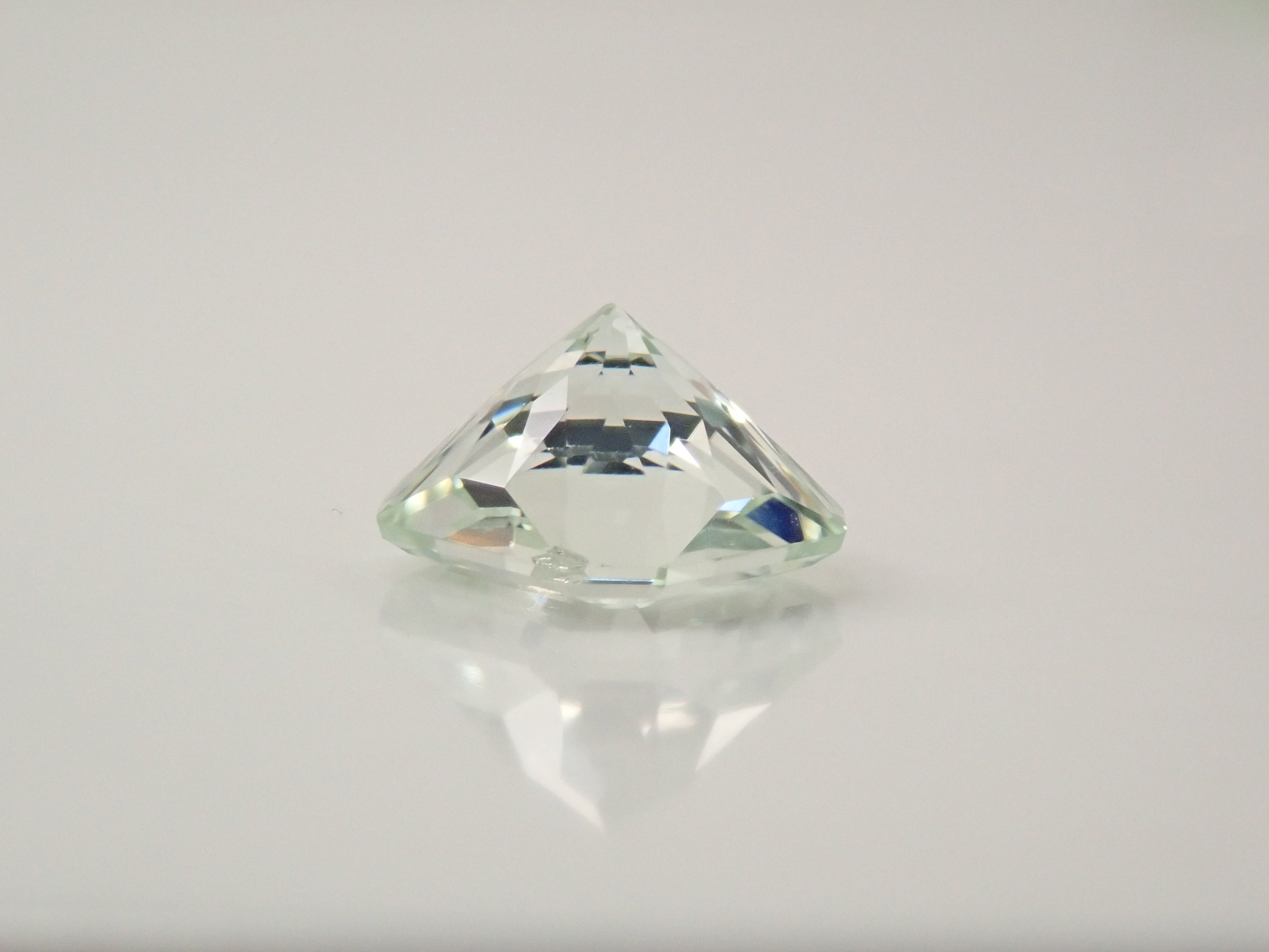 グリーン・スポジュメン 1.997ctルース