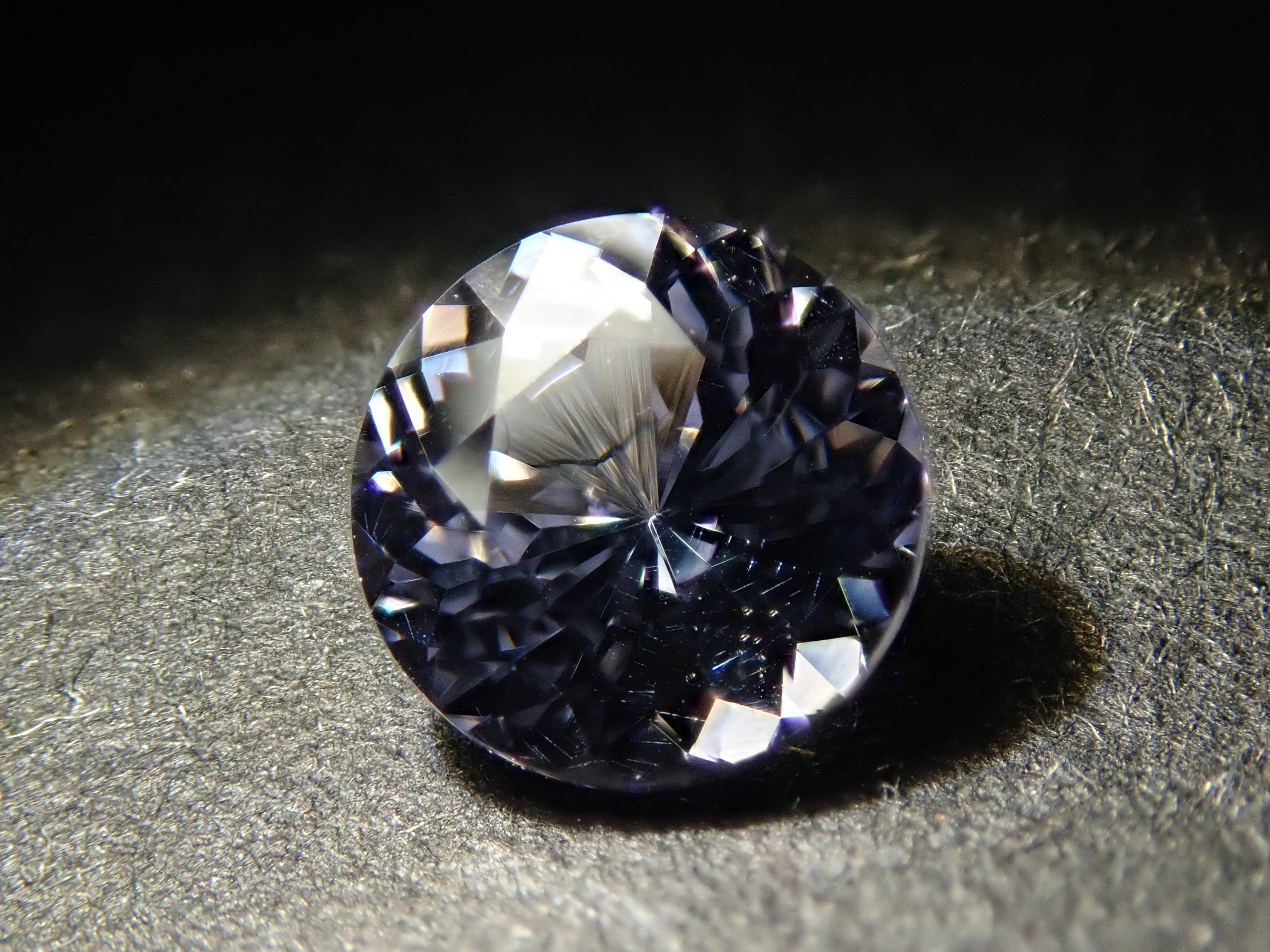 マダガスカル産パープルスピネル 0.651ctルース