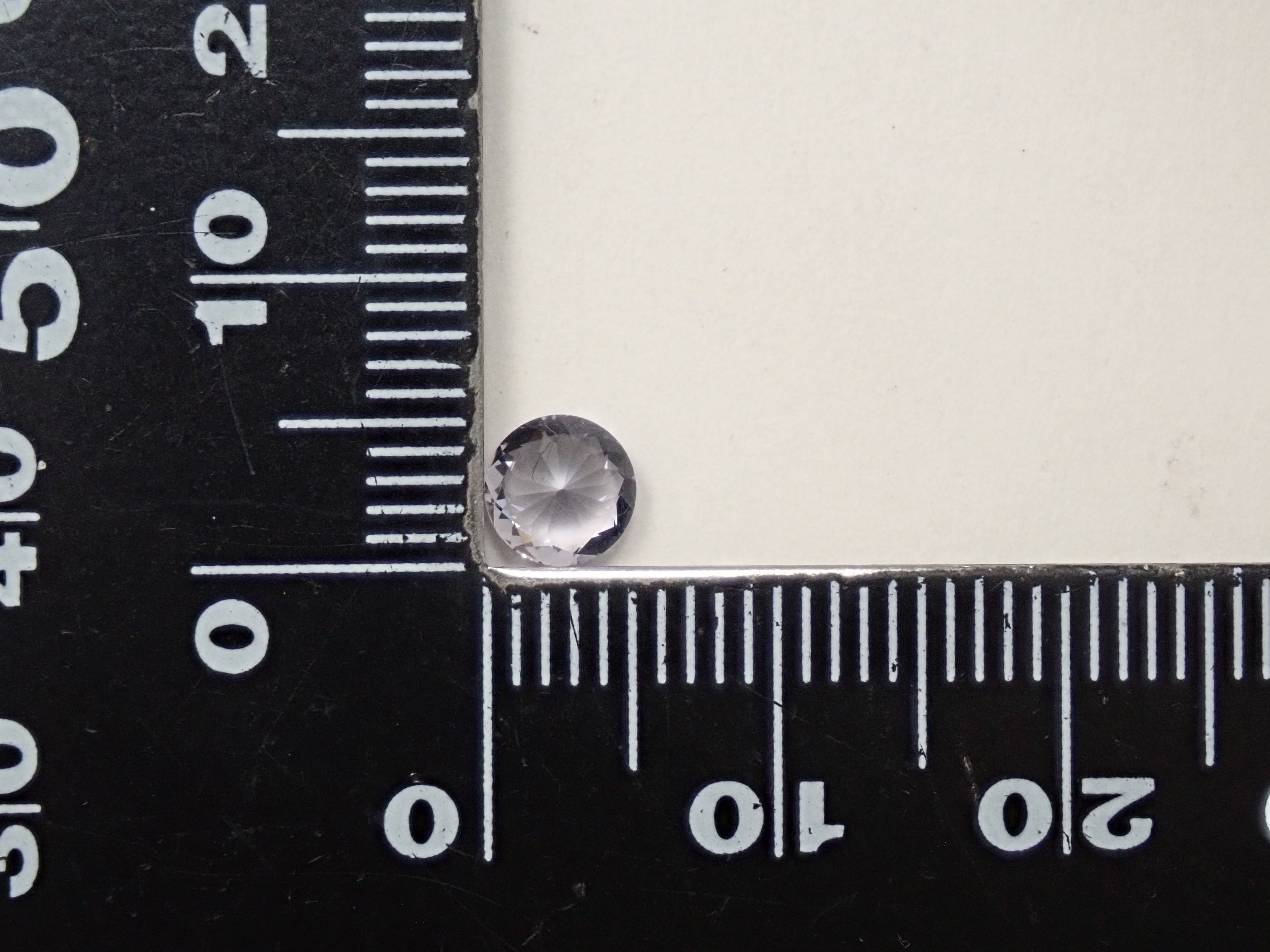マダガスカル産パープルスピネル 0.651ctルース