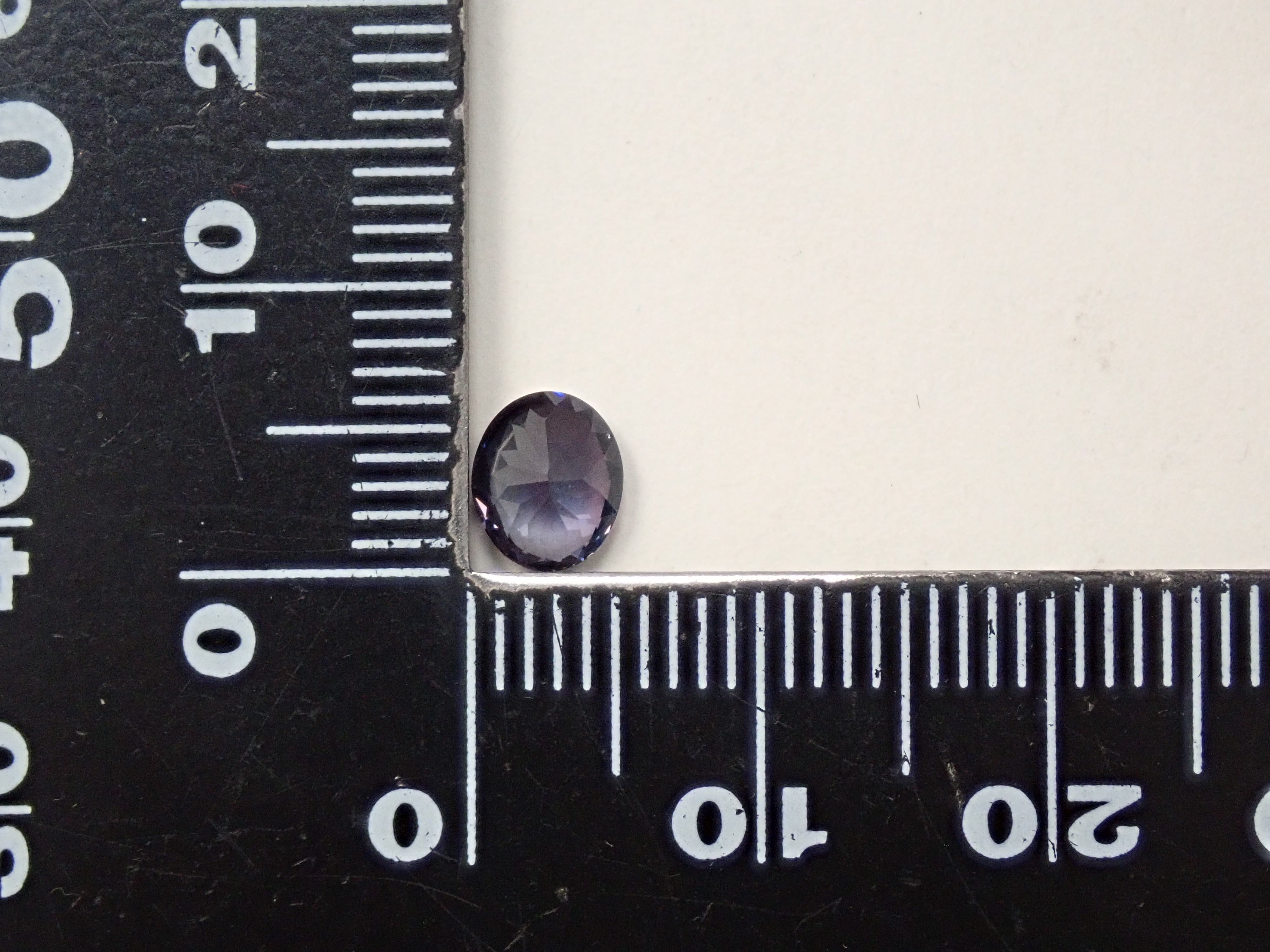マダガスカル産パープルスピネル 0.870ctルース