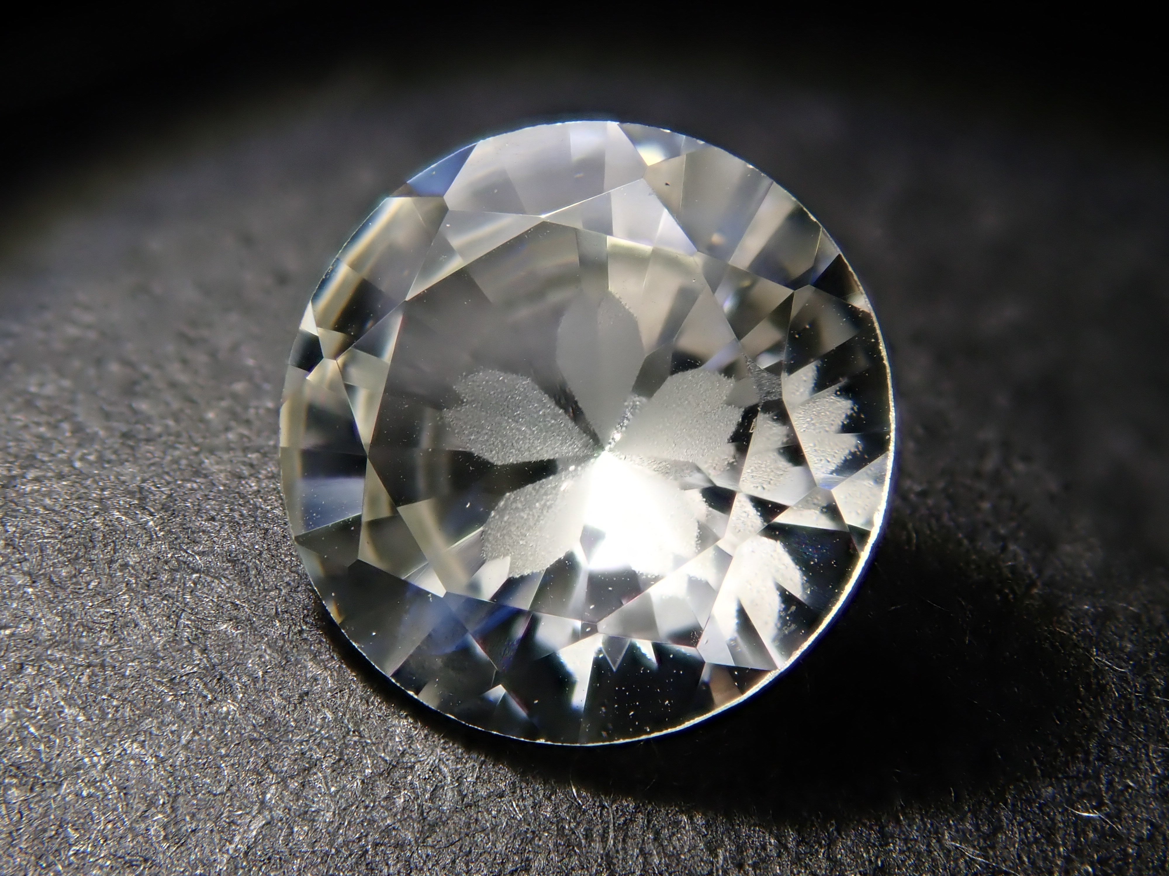 イエローサファイア 0.839ctルース