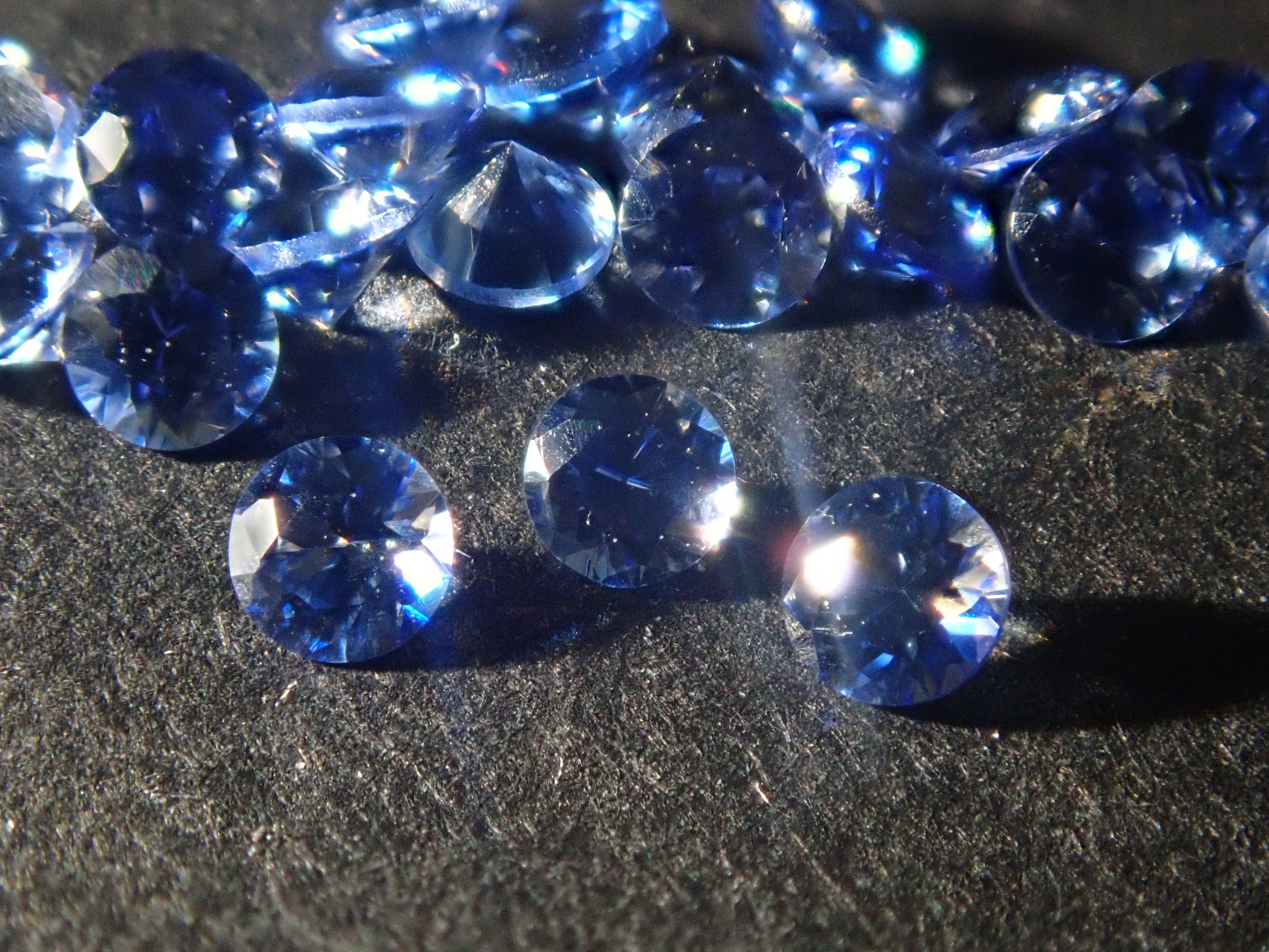 藍錐石 1 石(圓形切割,2.0mm)《可多次購買優惠》