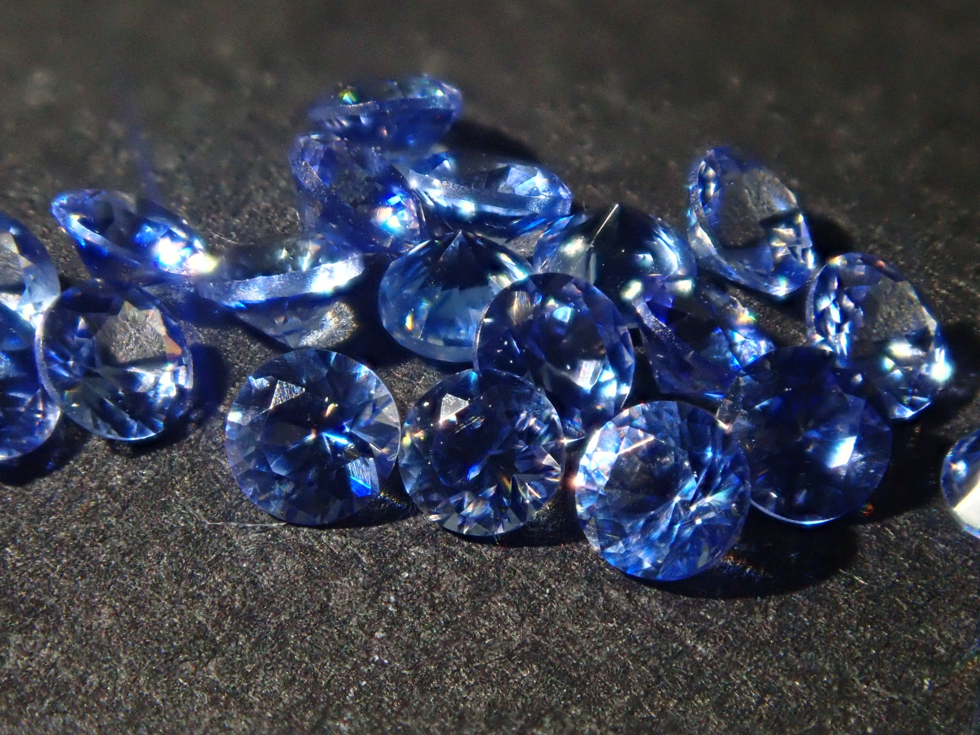藍錐石 1 石(圓形切割,2.0mm)《可多次購買優惠》