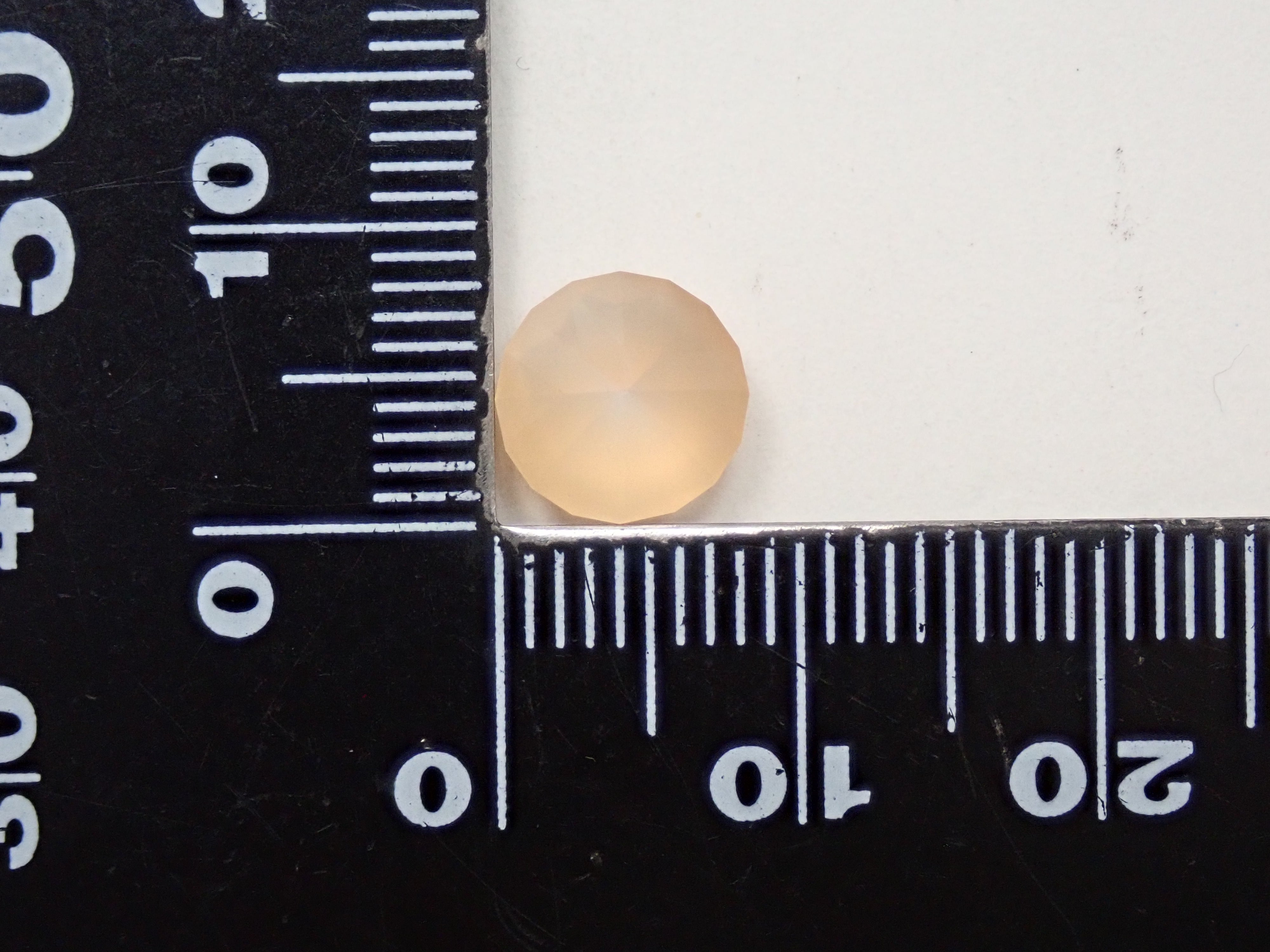 インド産ムーンストーン 8mm/1.879ctルース