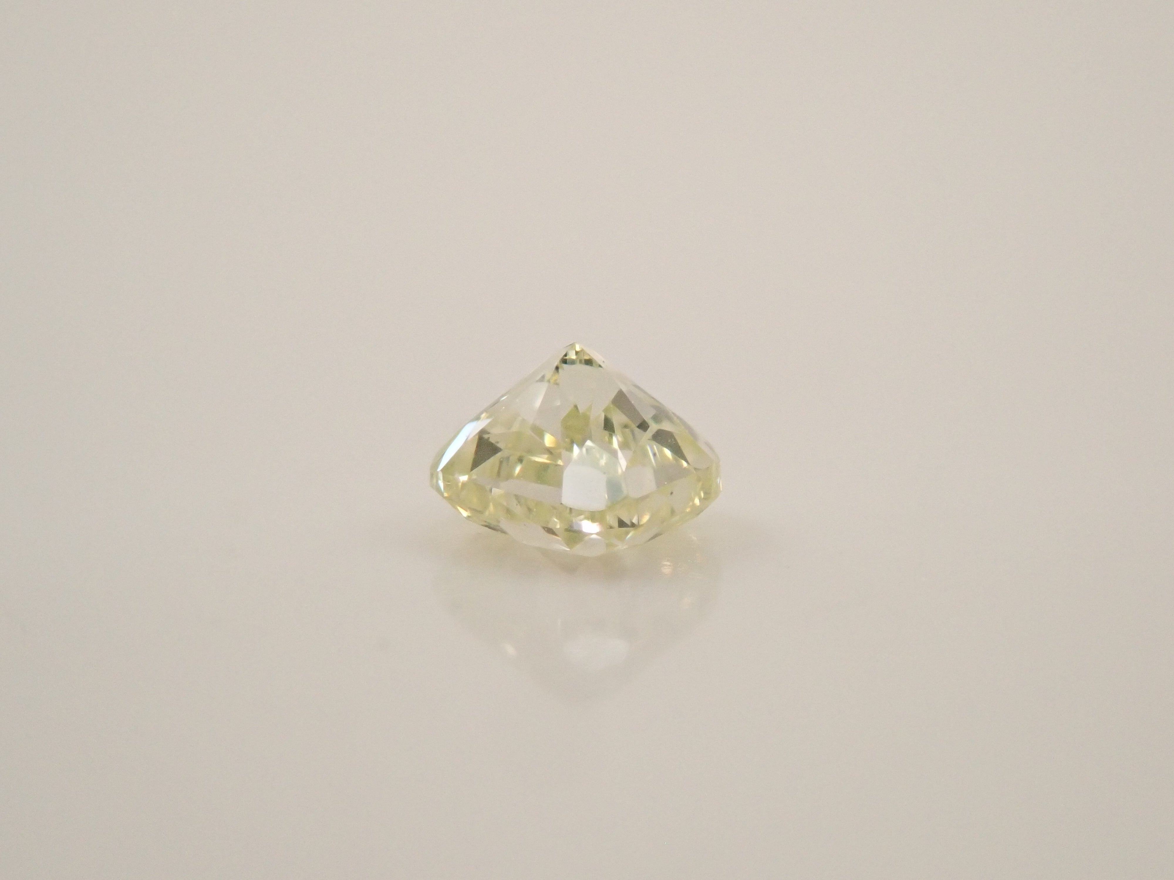 【32501945掲載】グリーンダイヤモンド 0.129ctルース(FANCY LIGHT YELLOW GREEN, VS2)