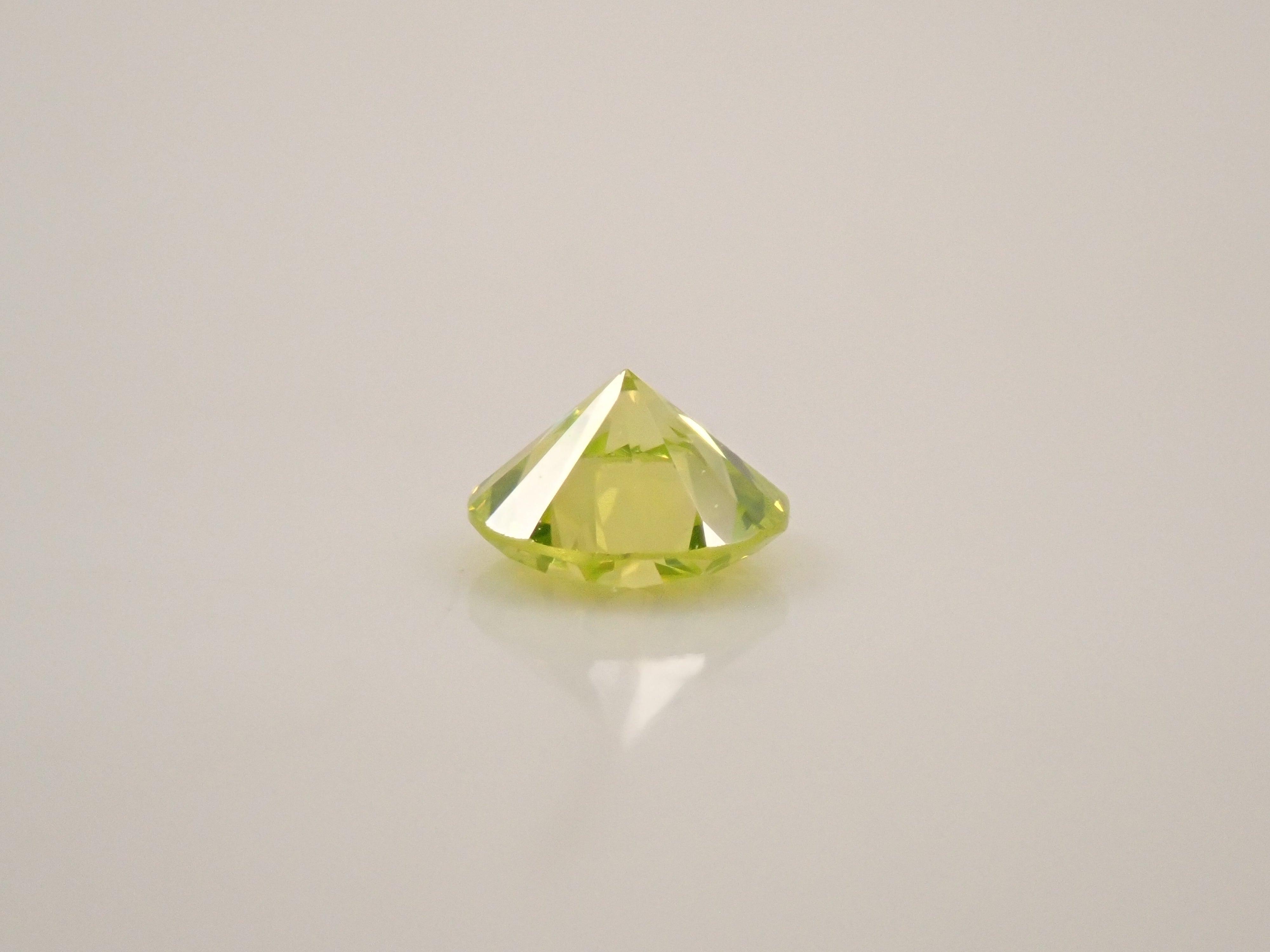 【32501953掲載】 グリーンダイヤモンド(トリートメント) 0.183ctルース(FANCY INTENSE YELLOW GREEN TREATED, VS1)